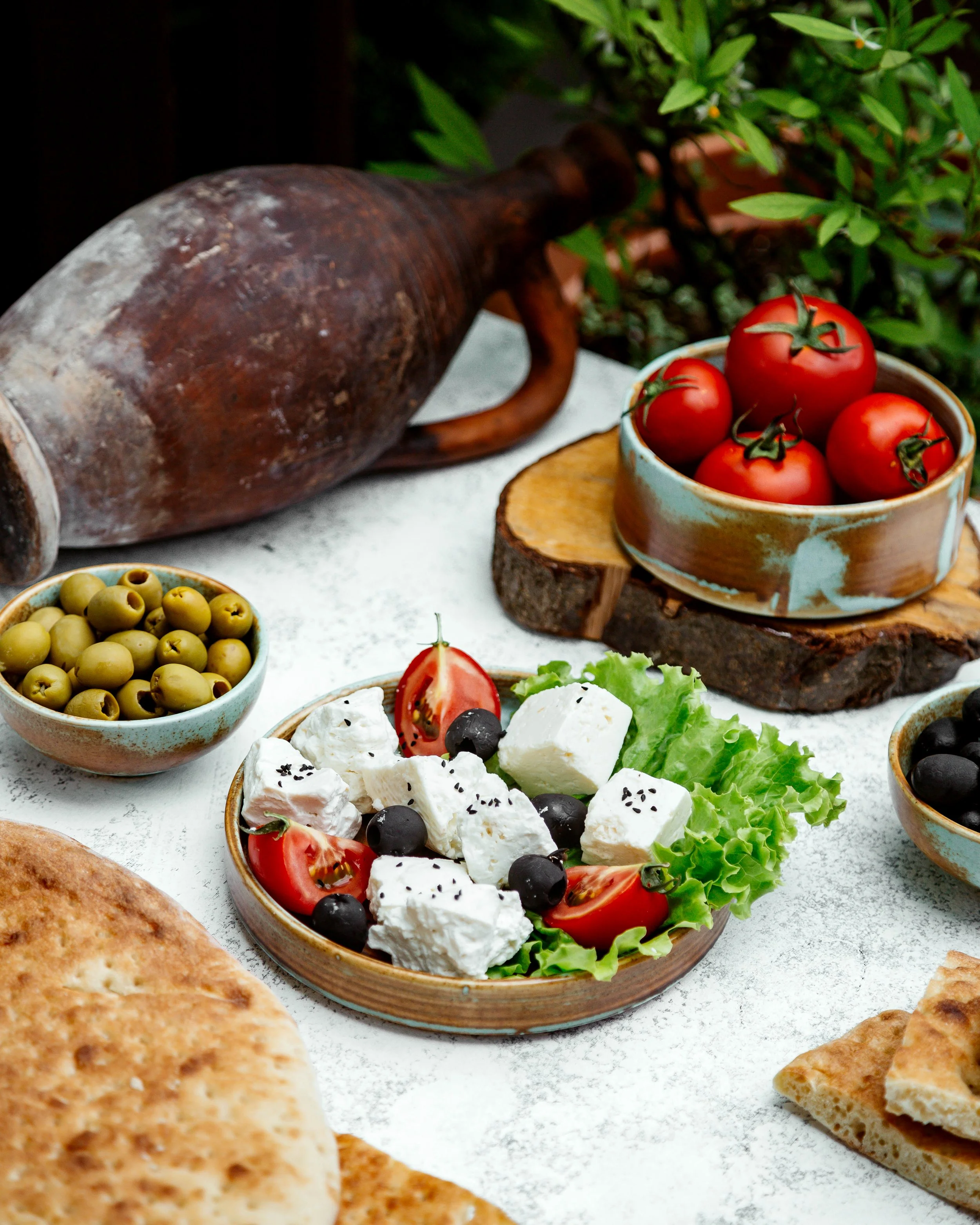 A Taste of Greece: Simple Greek Salad (Horiatiki Salata) & the Words to Make It!