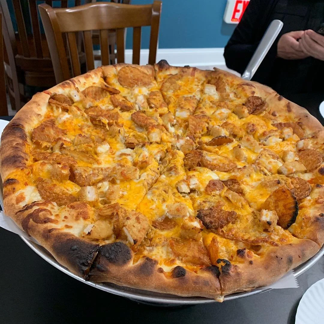 Buffulo Chicken Pie, at its best shape 😆 #pizzacare #pizza #localpizza #pittsburghpizza #pittsburghfoodie #pittsburghfoodblog #downtown #pittsburghsteelers #pizzalove #gourmet #healthy #fresh