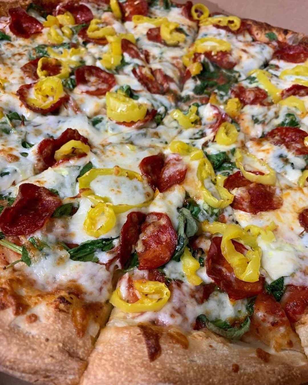 Beautiful blend of colors 😋 #pepperoni #halal #halalfood #halalguys #pittsburghhalal #halalpizza #halalplace #pizza #delivery #local #delicious #colors #healthyfood #recipes #authentic #pizzalove