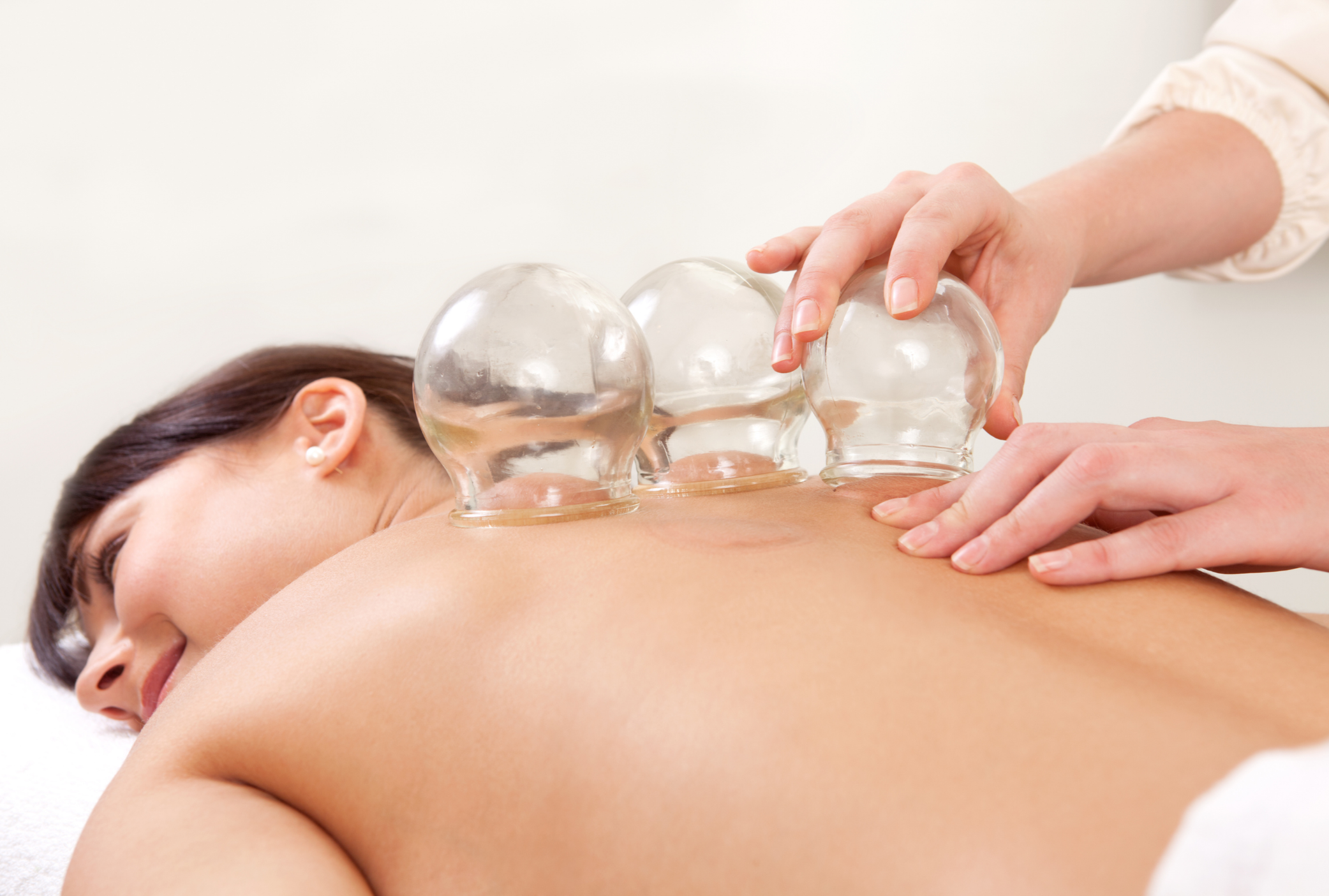 Moving Cupping Therapy: How It Helps Relieve Muscle Tension and Improve Recovery