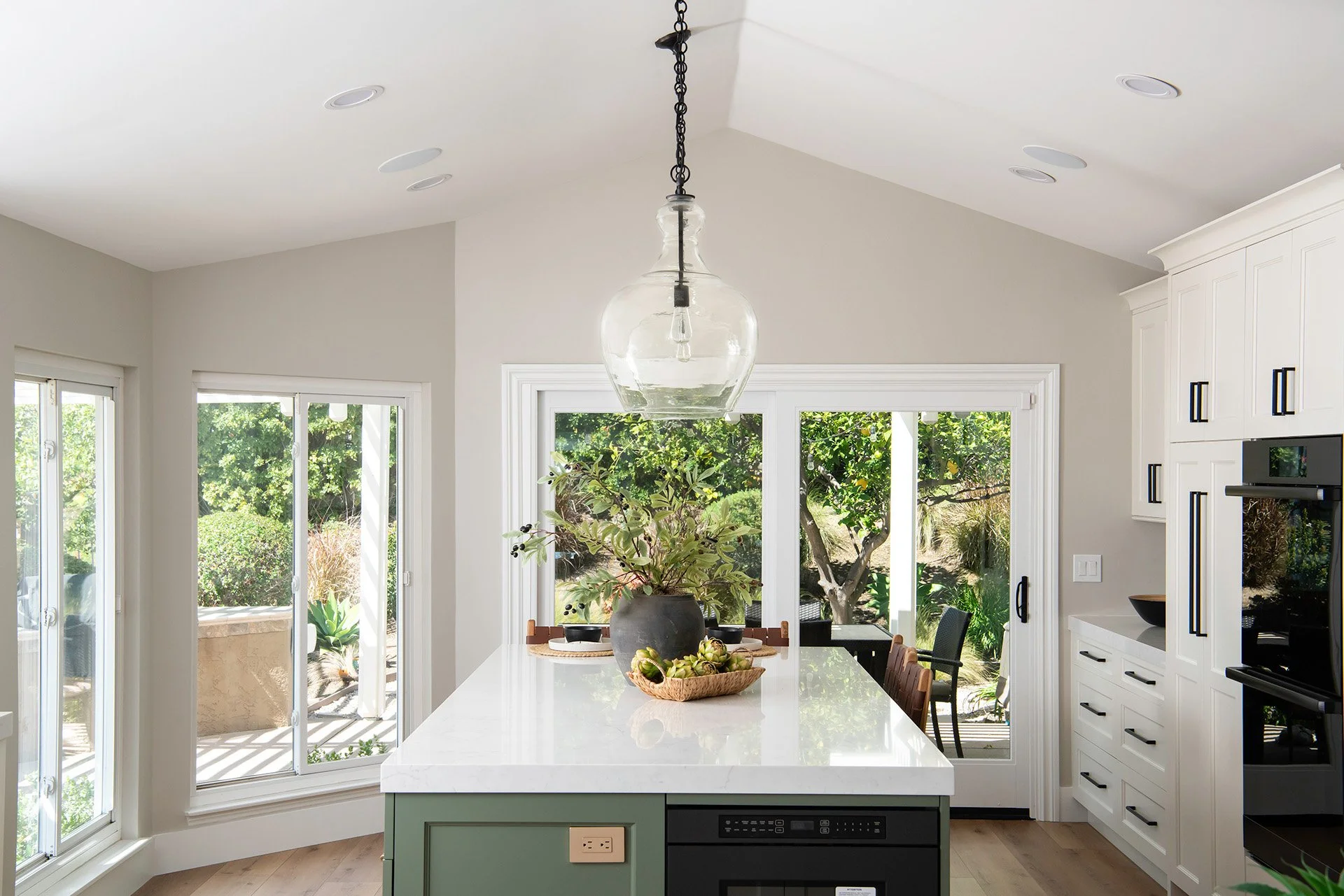 coastal_kitchen_sliding_doors.jpg