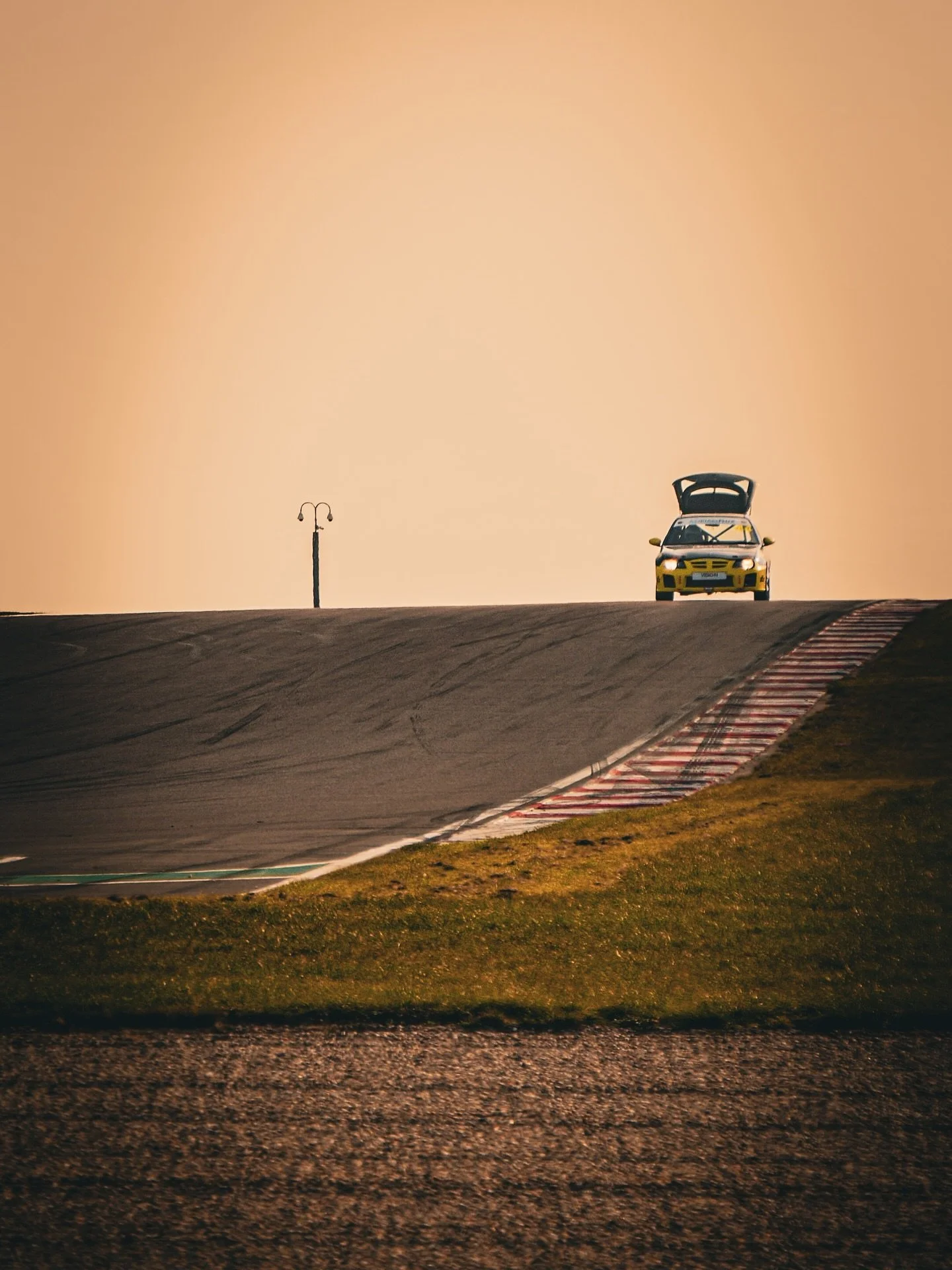 🎥 MG ZR still frames but make them cinematic ✨ 

Lucky to catch this happen, because I wasn&rsquo;t sure if he was going to come around the second time after hopefully realising his boot was open 😂 

Happy to see the @mgoc_championship as a support