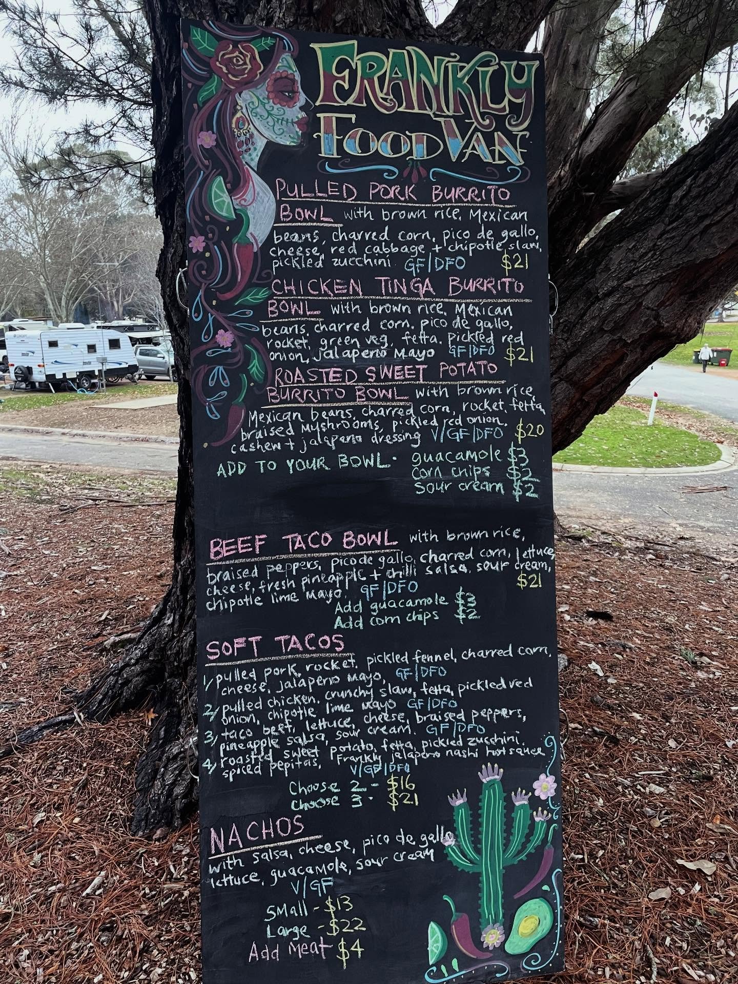 Tonight we are at the Lake Sambell caravan park. Full menu! 

#beechworth #franklyfoodvan #beechworthtakeaway #beechworthmexican