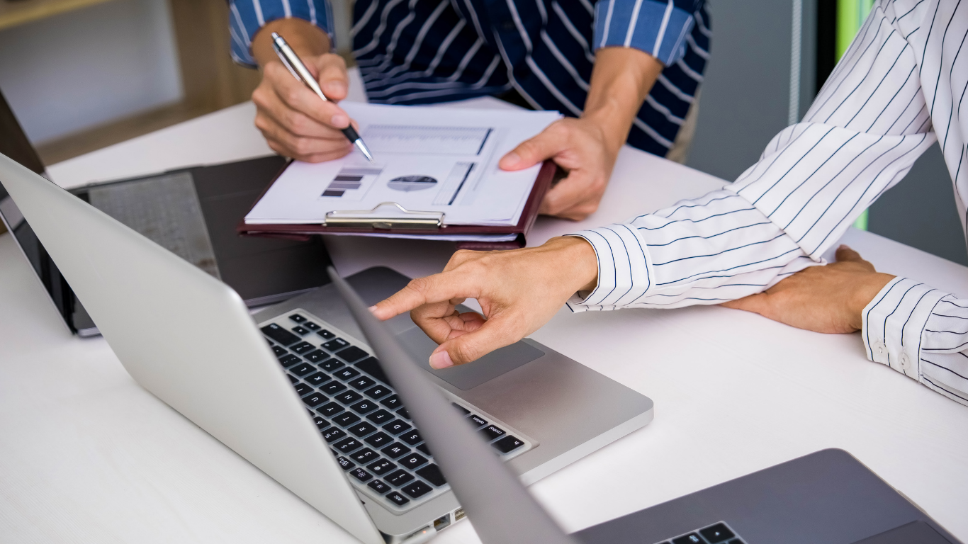 Sales Managers Salary Guide 2025: Complete State-by-State Analysis