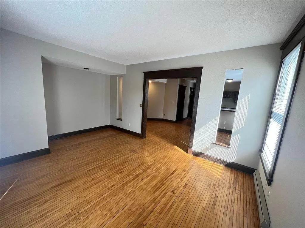 52-Douglas-Street-Saint-Paul-MN-55102-6674058-image9.jpg