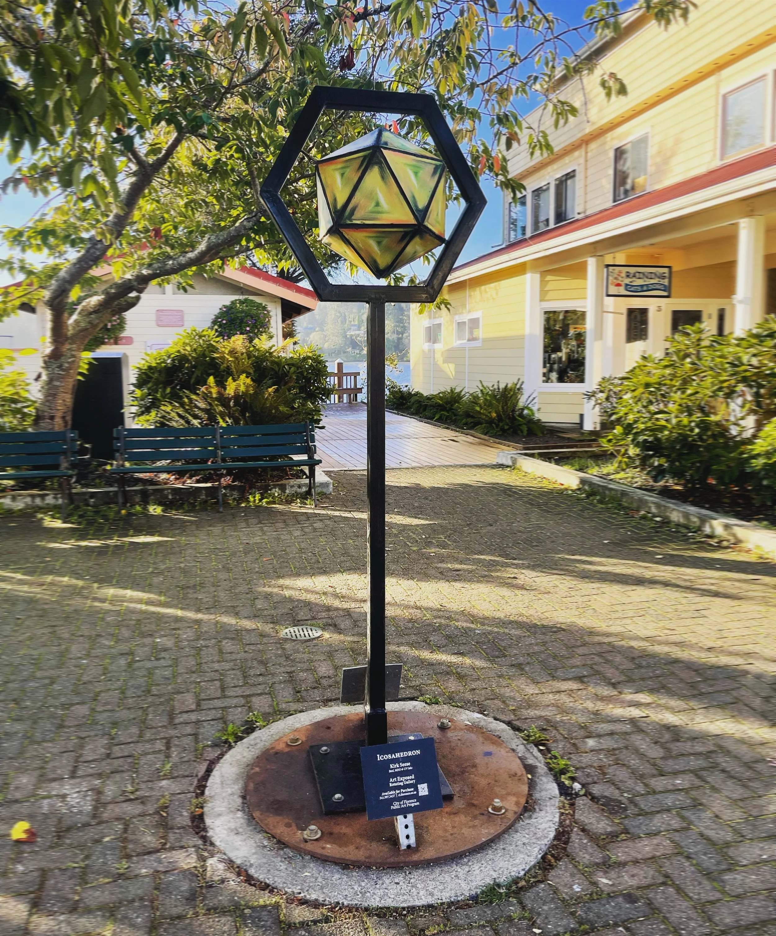 Icosahedron Florence OR 01.jpg