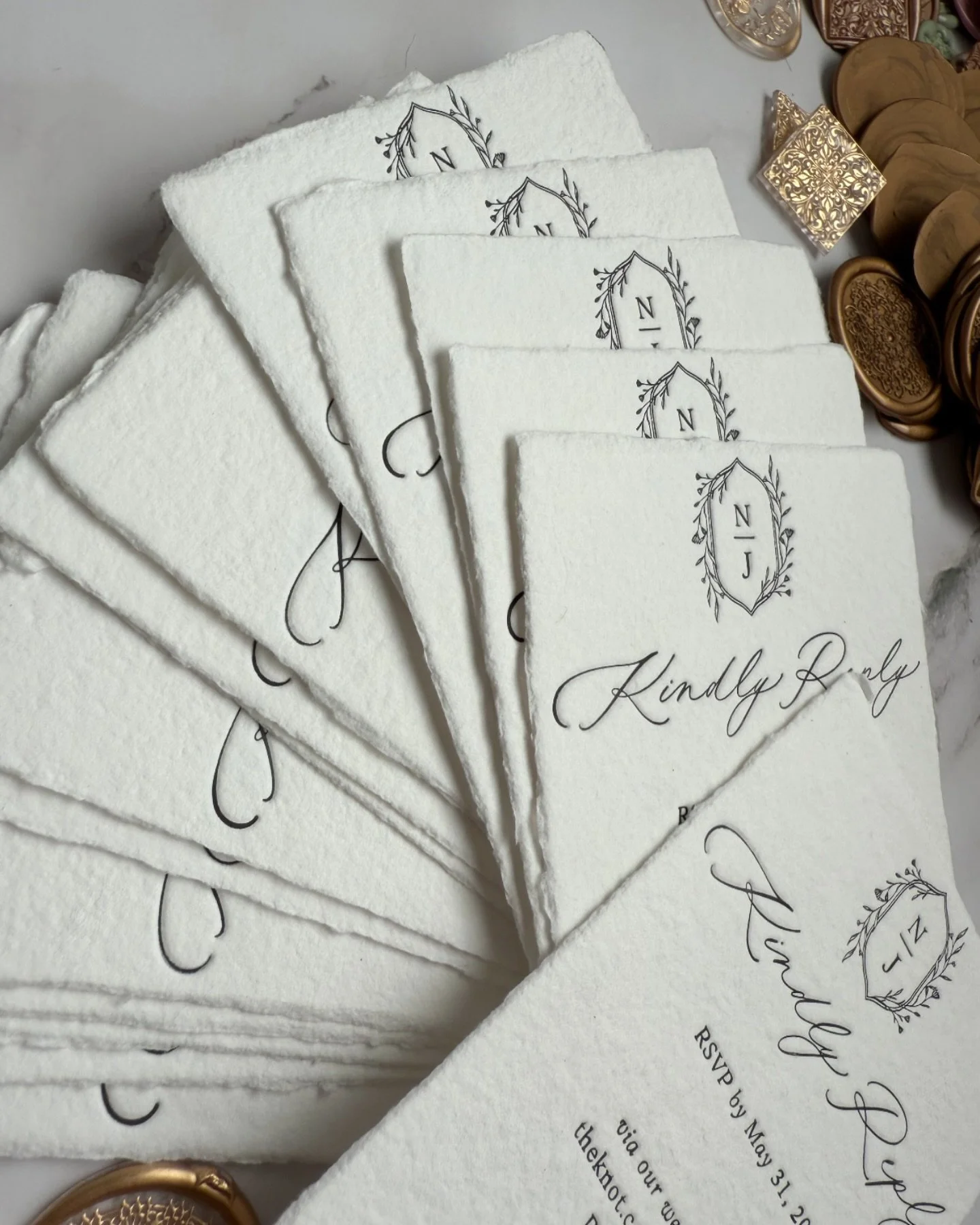 Sneak peek of N &amp; J&rsquo;s RSVPs ❤️ They opted for online RSVP cards which is a great alternative to the traditional mail-in RSVP cards if you are on a crunch for time 
&bull;
&bull;
&bull; 
Featuring the Anna suite (semi-customized) + customize