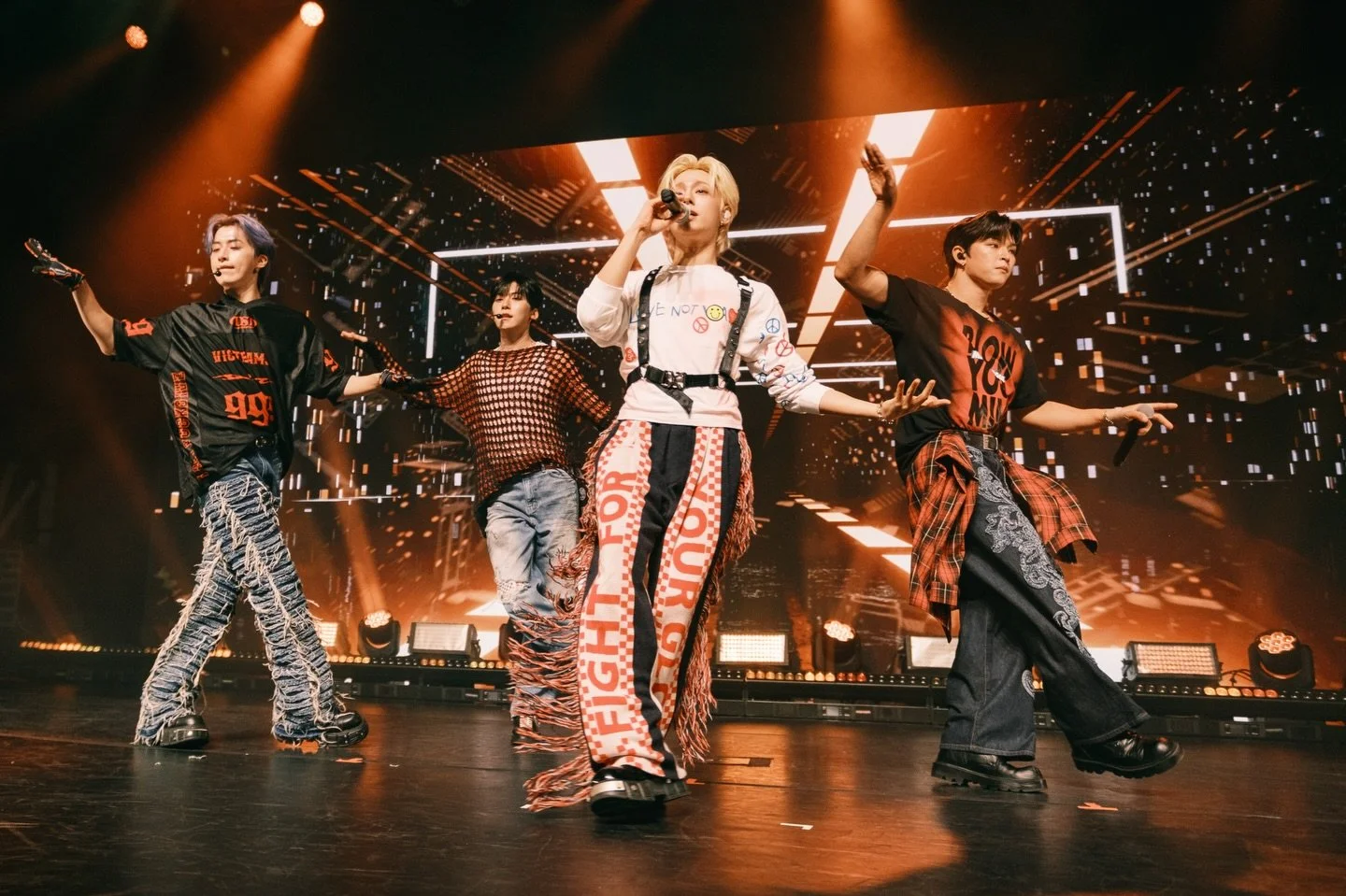 Throwback to OneUs&rsquo; show in Dallas this past August &mdash; the five-piece K-pop group is celebrating the one-month release of their digital single &ldquo;Fly to You.&rdquo; Formed by RBW Entertainment, OneUs &mdash; Seoho (currently serving in