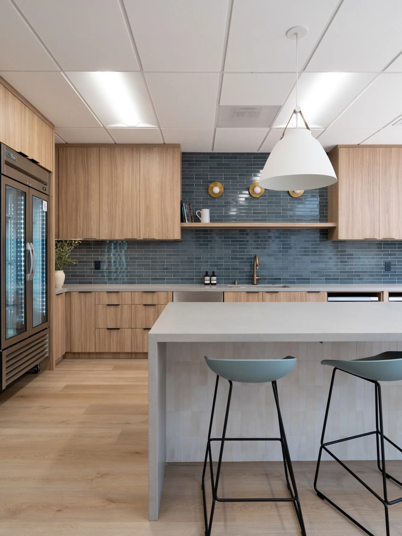 So much of this project was about having fun with color, shape and pattern! Zoom in to this kitchen splash tile pattern and you&rsquo;ll see what we mean!&nbsp; Oh and enjoy the song - we couldn&rsquo;t resist. 🎶 

Project : Meet Me at the Atrium
De