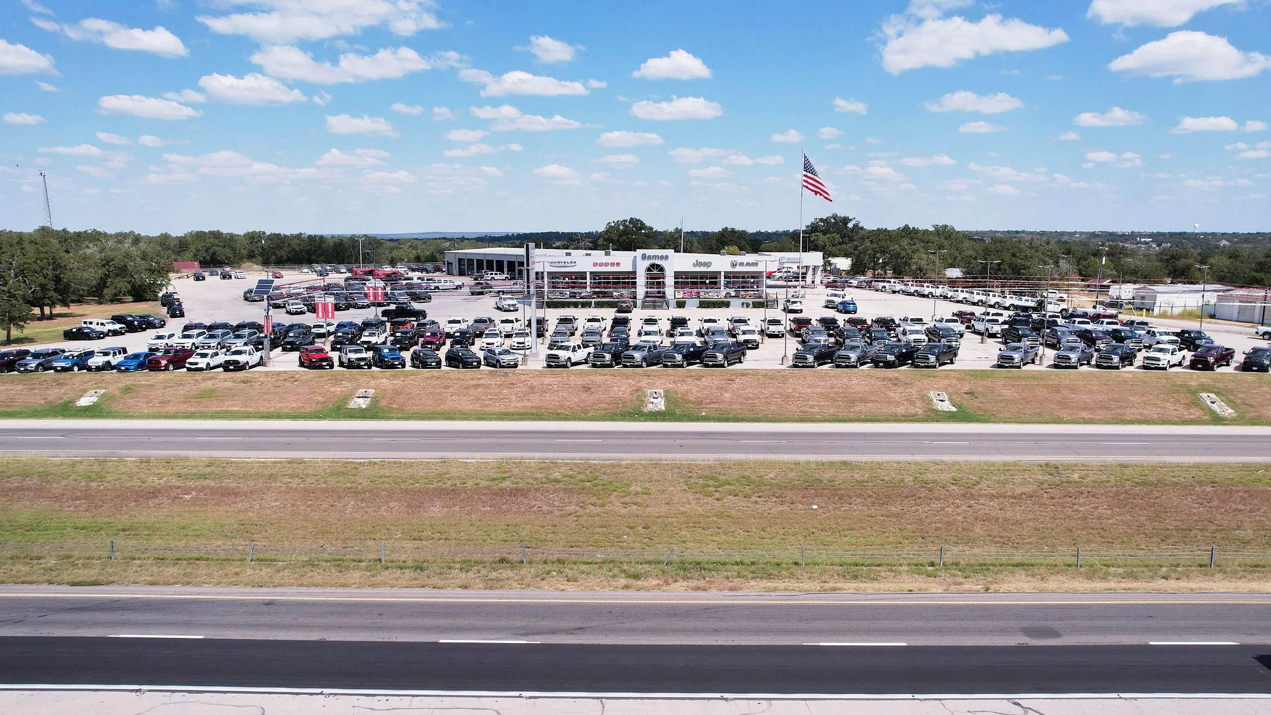 SAMES CDJ BASTROP DR F003.jpg