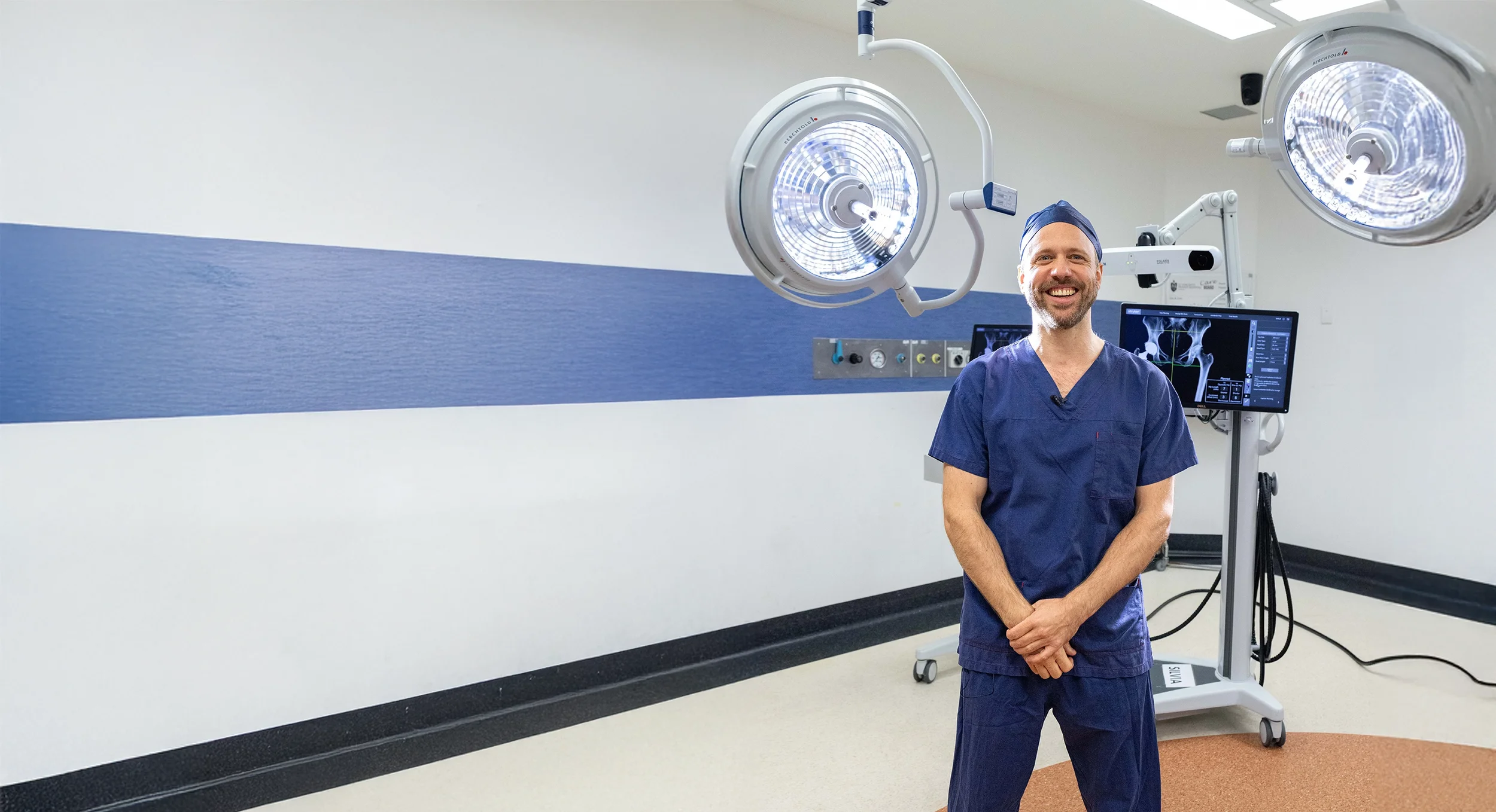 A/Prof Lukas Ernstbrunner in theatre for robotic hip and knee replacement surgery in Melbourne