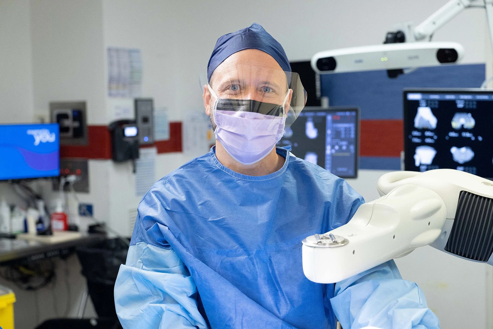 A/Prof Lukas Ernstbrunner, Melbourne orthopaedic surgeon for shoulder, hip and knee reconstruction