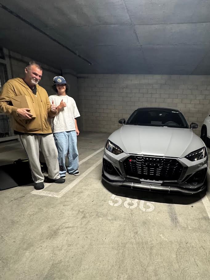 Audi RS5 Splitter Repair & CF Mirror Install
