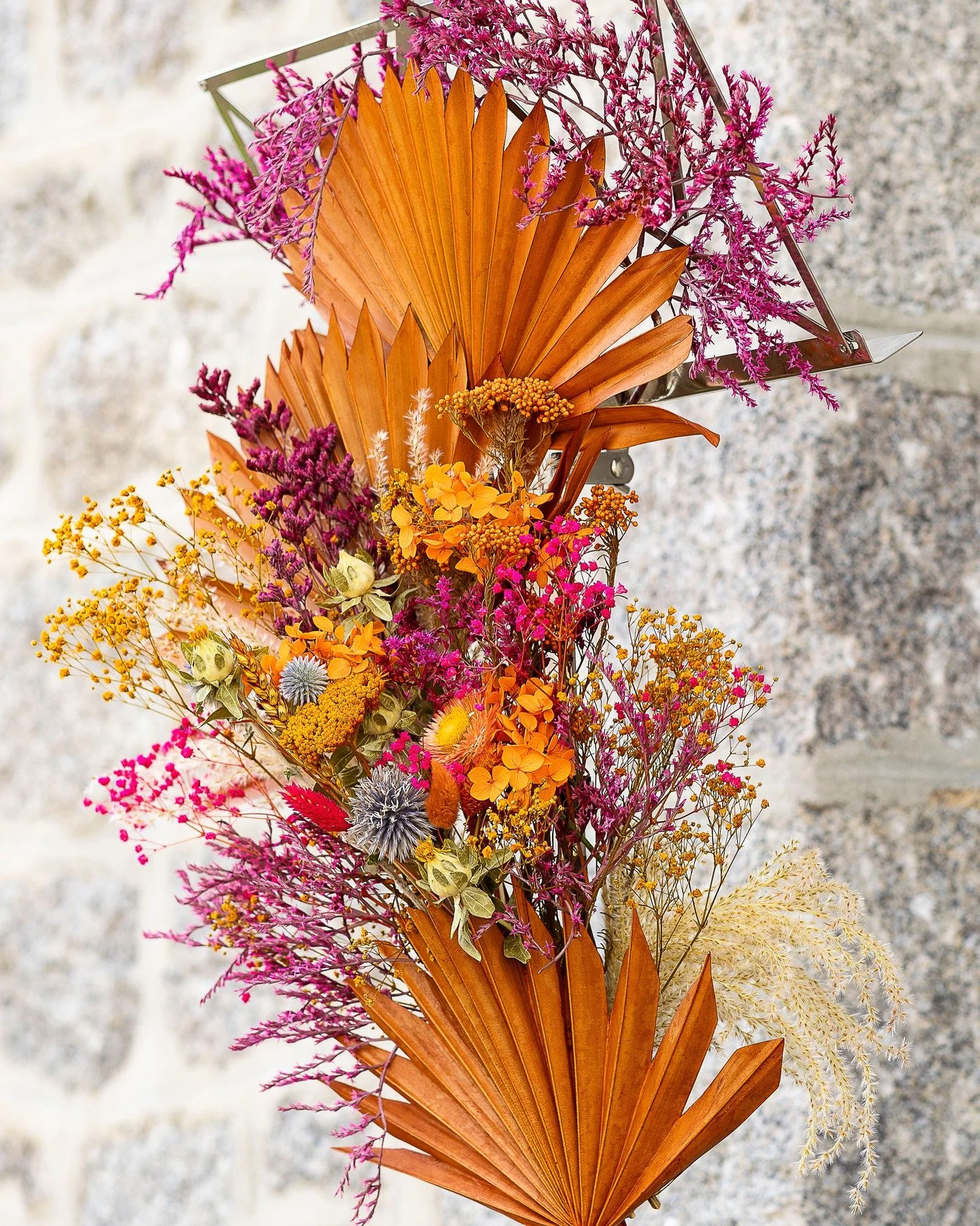 Mariage engag&eacute; aux tons acidul&eacute;s pour le plaisir des sens.
#flowerdecoration #mariage #couleurs #bonheur❤️#lumineux #odeurs #delicat