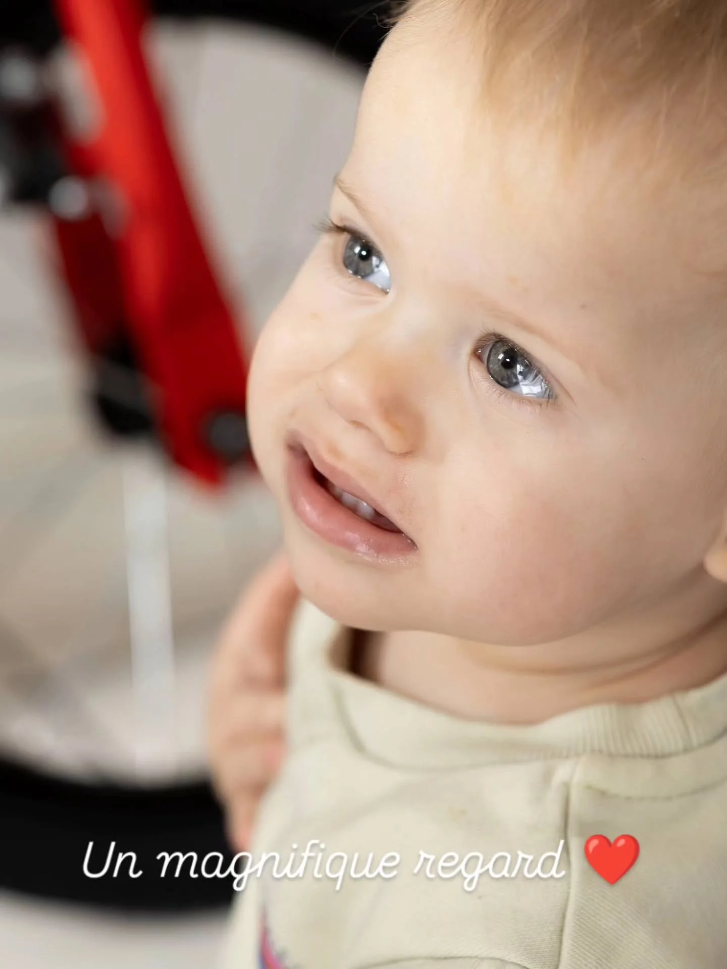 J'aime tellement observer les touts petits. Avec eux nous apprenons &agrave; &ecirc;tre &eacute;blouis par les choses simples. Pas de jugement juste de la d&eacute;couverte. Un regard pur et innocent pour explorer le monde.

#beb&eacute; #bonheur #ex