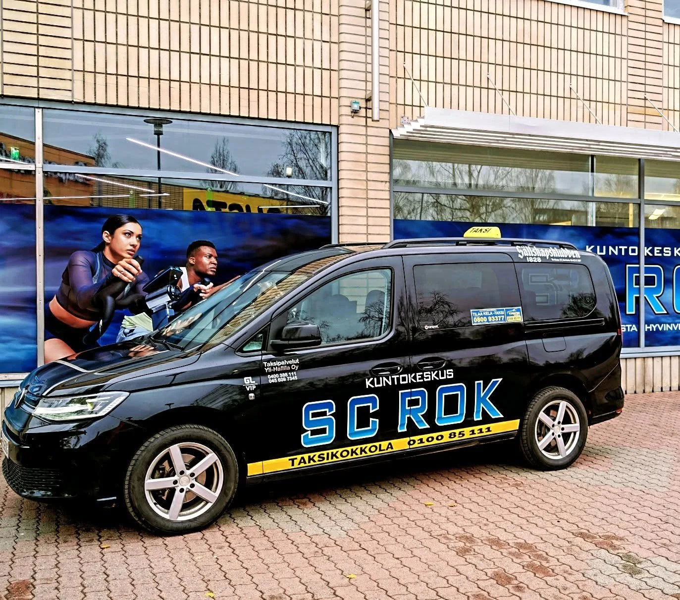 Mainosta mustaan taksiin 🫵🚕
