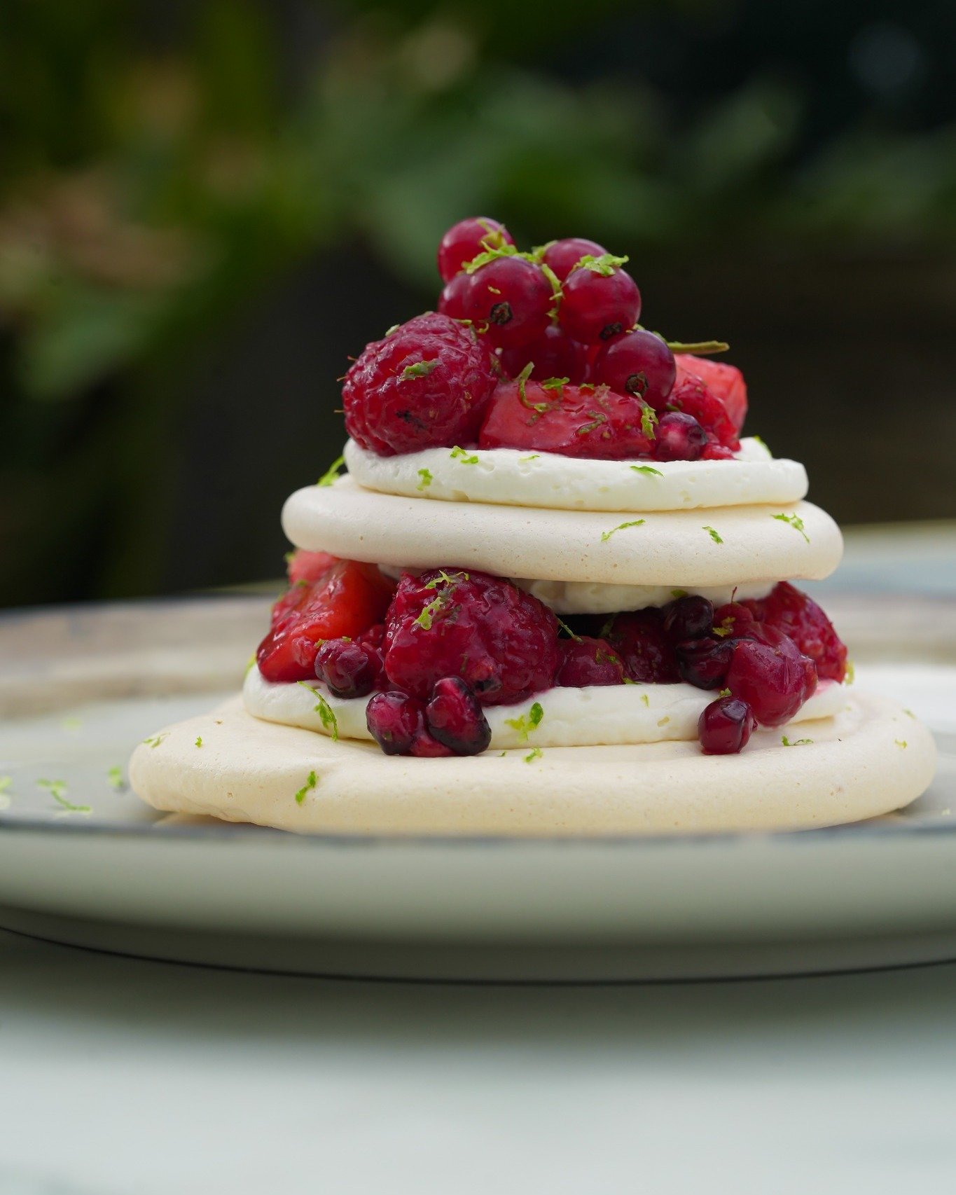 Pause gourmande au Barocco avec notre Pavlova aux fruits rouges ❤️

#cheffe #restaurantitalien #cuisineitalienne #barocco #food #var #nouvellecarte #foodlovers #lefooding