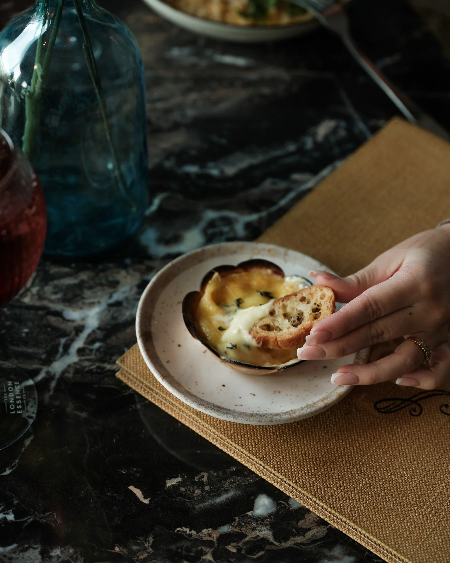 Un d&eacute;but de repas qui annonce la suite avec douceur,

fromage chaud du barocco : &agrave; l&rsquo;ail et au thym, cro&ucirc;tons origan. 

#BaroccoSixFours #PlaisirDePartager #CuisineFra&icirc;che #DolceVita