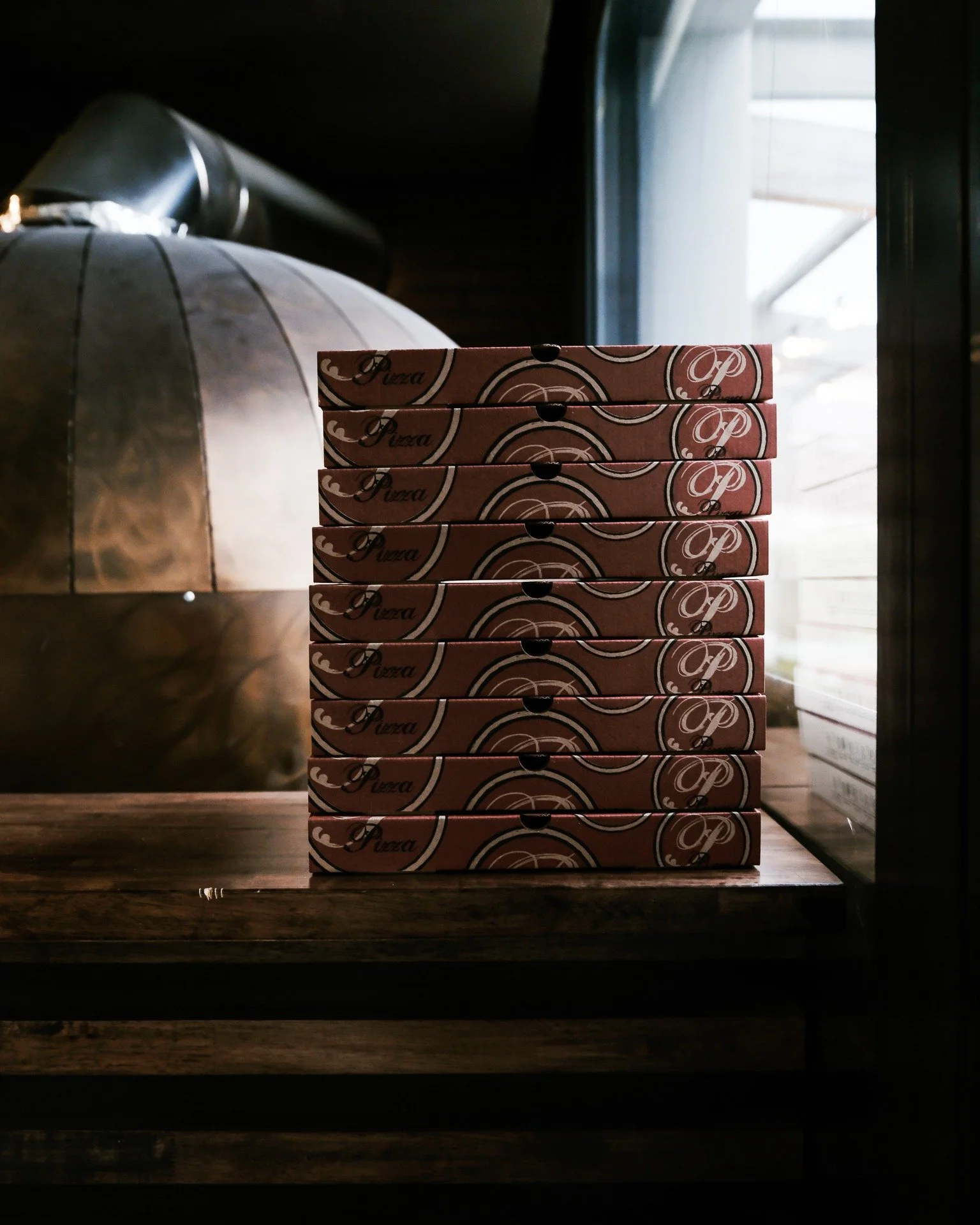 une pizza juste sortie du four,
&agrave; partager sans attendre 🍕

#BaroccoSixFours #PizzaItalienne #DolceVita