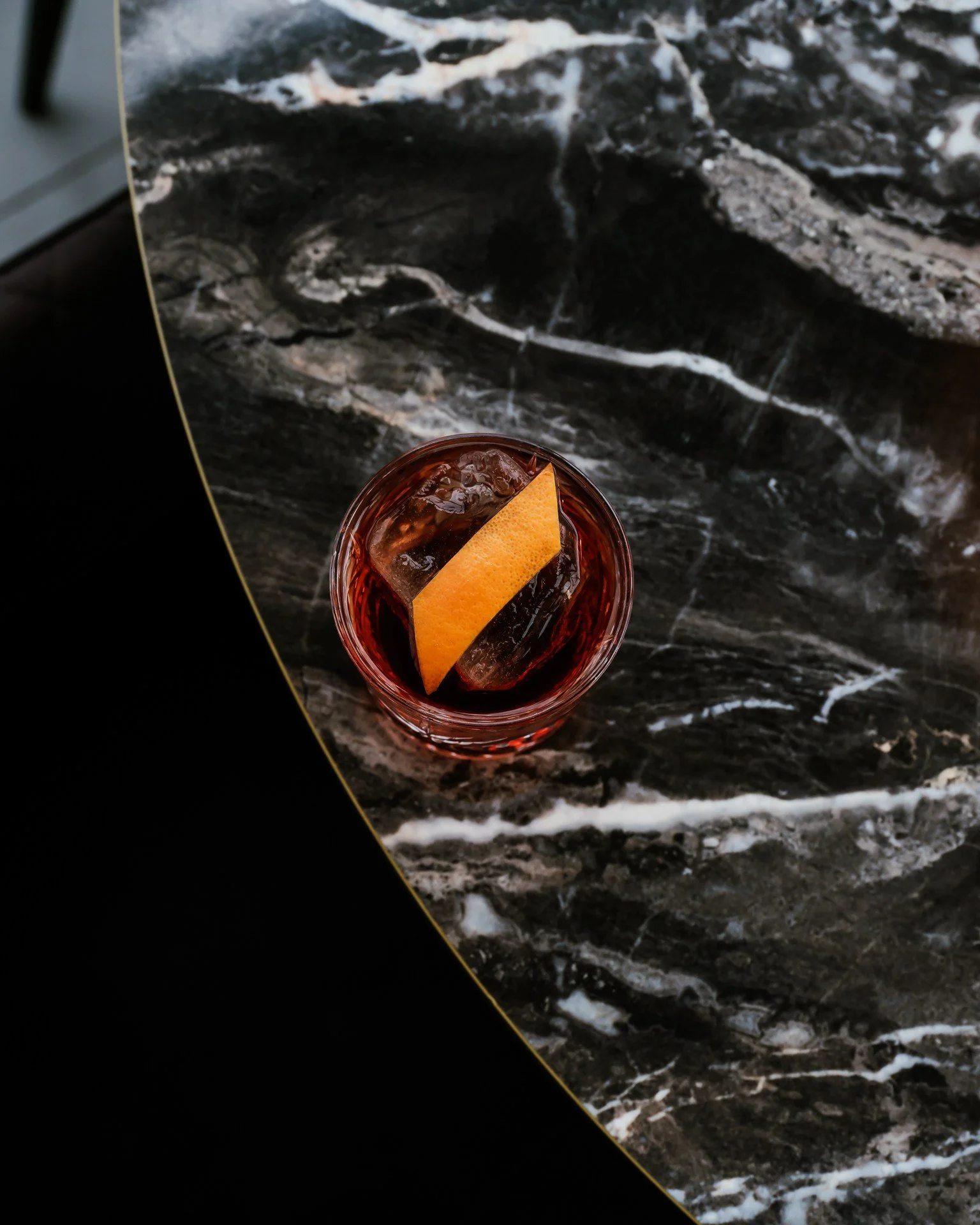 Le d&eacute;tail qui accompagne la soir&eacute;e.

🍸 

#BaroccoSixFours #Cocktails #DolceVita