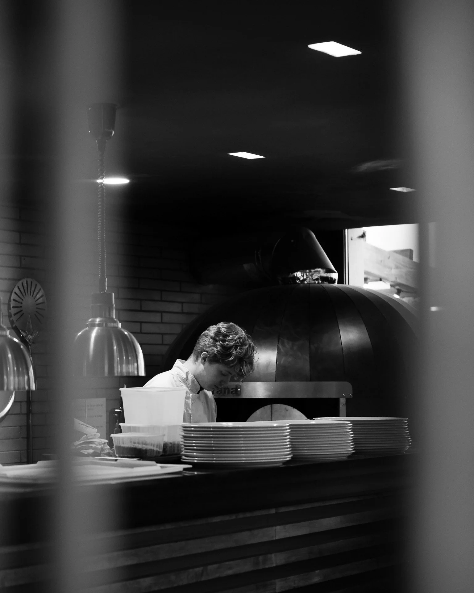 En cuisine, le calme avant le service,
quand les saveurs prennent forme.

#BaroccoSixFours #EnCuisine #CuisineAuthentique