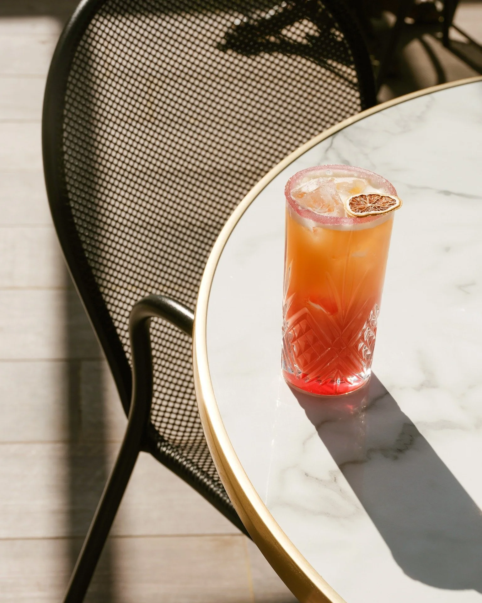 Un verre fruit&eacute; pour accompagner la soir&eacute;e.
🍸✨

#cocktailtime #bar #restaurant