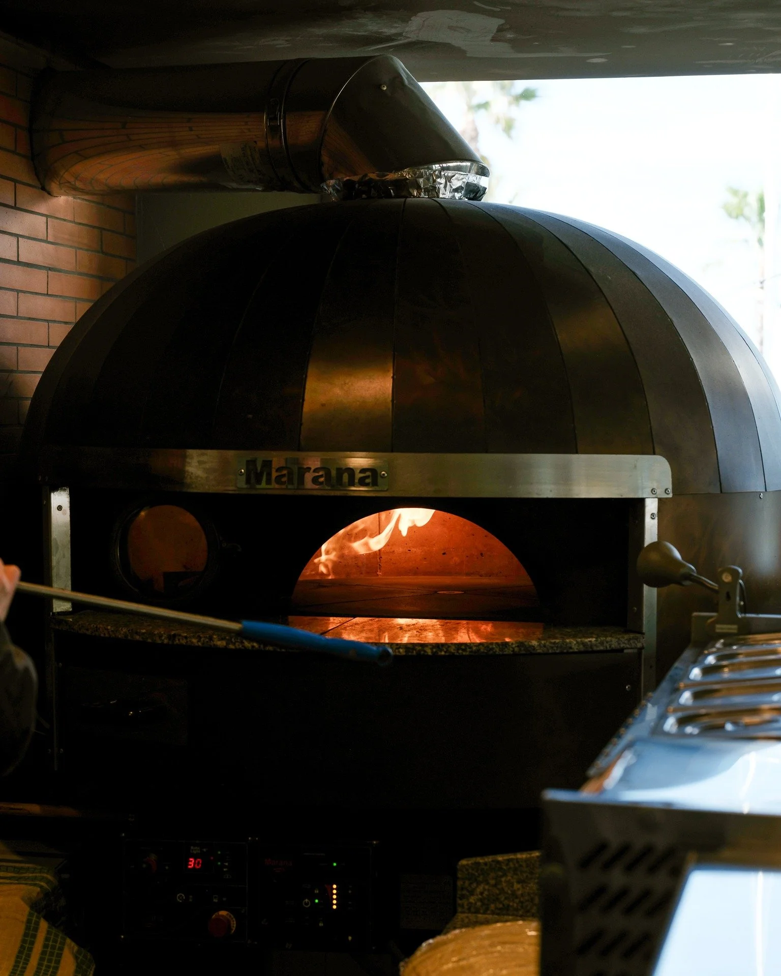 Dans la flamme, on trouve l&rsquo;essentiel.
Le go&ucirc;t, la texture, la justesse.

#artisan #cuisine #gastronomie