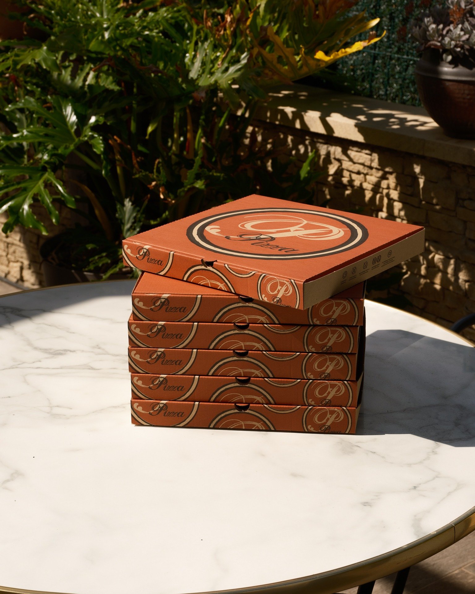 &Agrave; emporter,
mais toujours avec le m&ecirc;me go&ucirc;t du partage.

🍕

#pizza #restaurant #barocco #sixfours #emporter