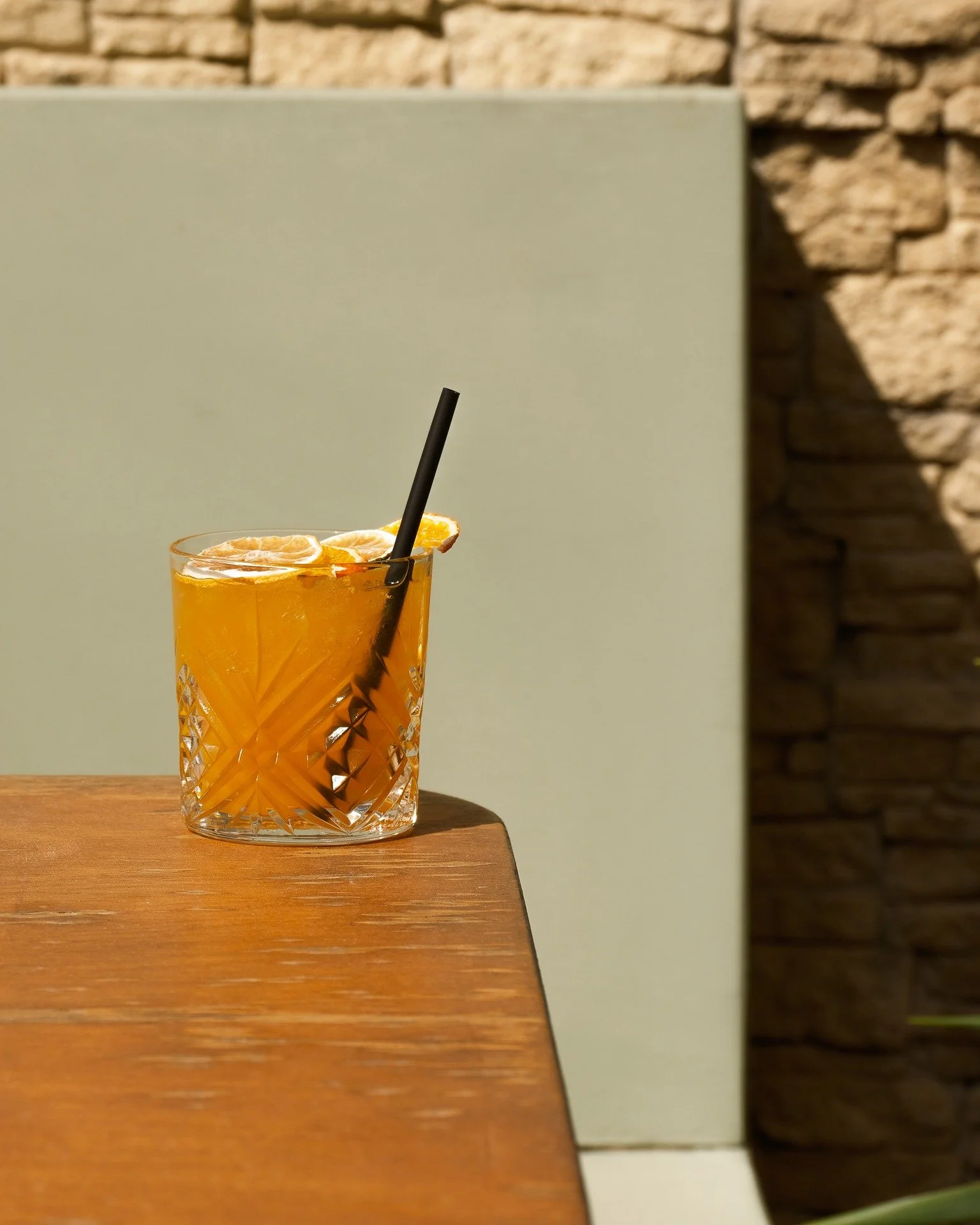 Mango Sour 🥭

Une pause fra&icirc;che,
&agrave; savourer lentement.

#cocktailtime #restaurant #barocco