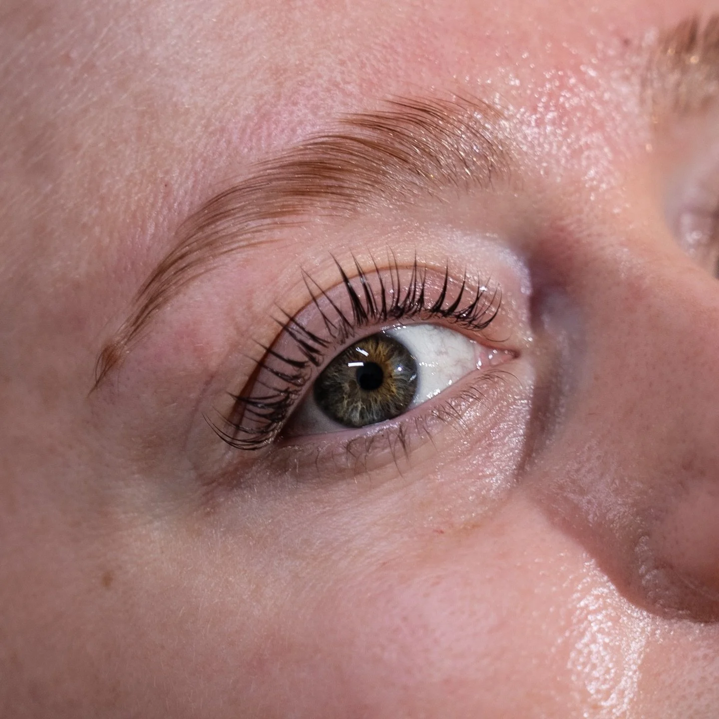 Lashes lifted to perfection ✨
No mascara needed, just beautifully enhanced natural lashes 💕