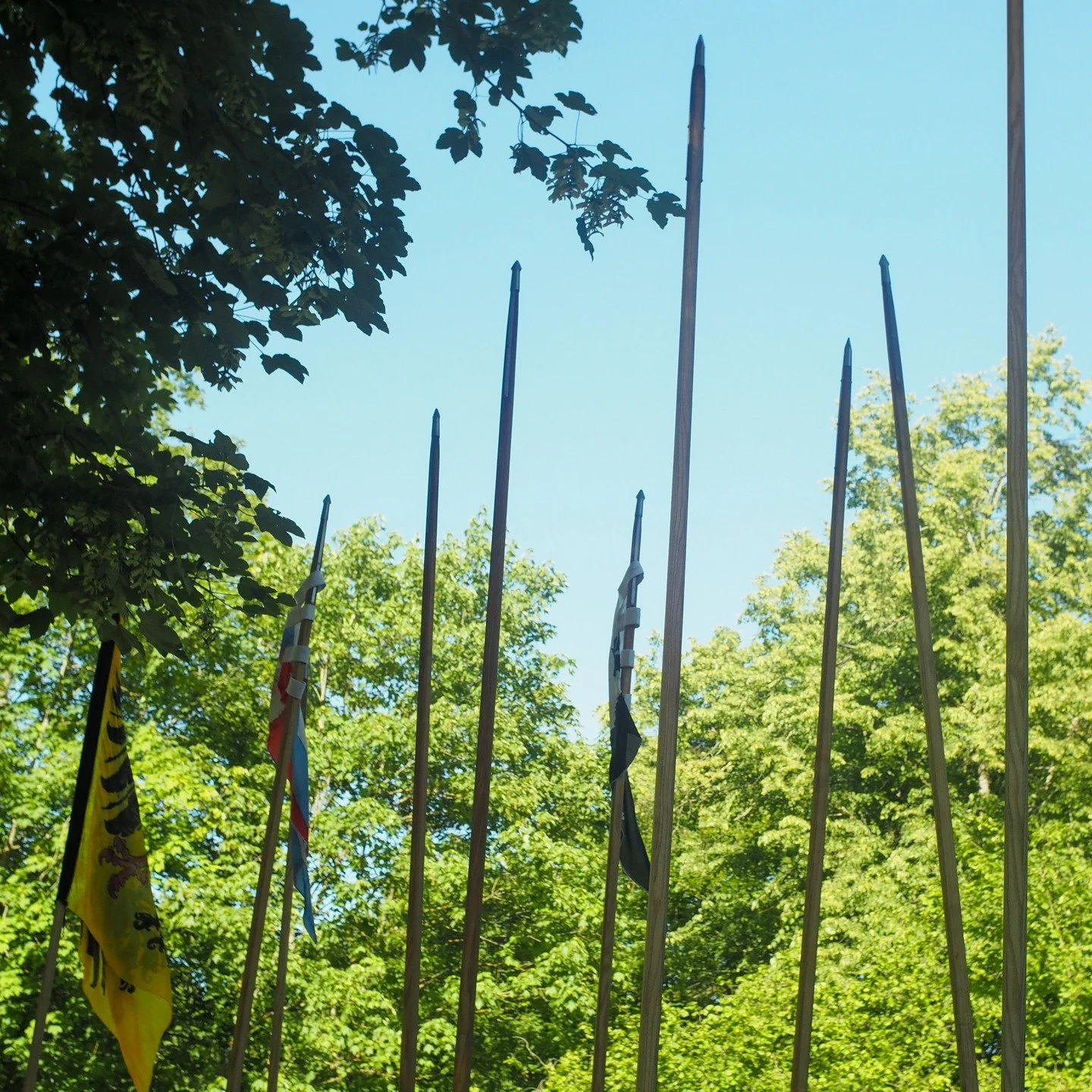 Das Herzst&uuml;ck unserer Darstellung sind &ndash; unter anderem &ndash; die Spie&szlig;e.

Doch was oft &uuml;bersehen wird:
Sie m&uuml;ssen regelm&auml;&szlig;ig geschliffen, gepr&uuml;ft und &uuml;berarbeitet werden,
damit sie einsatzbereit (und 