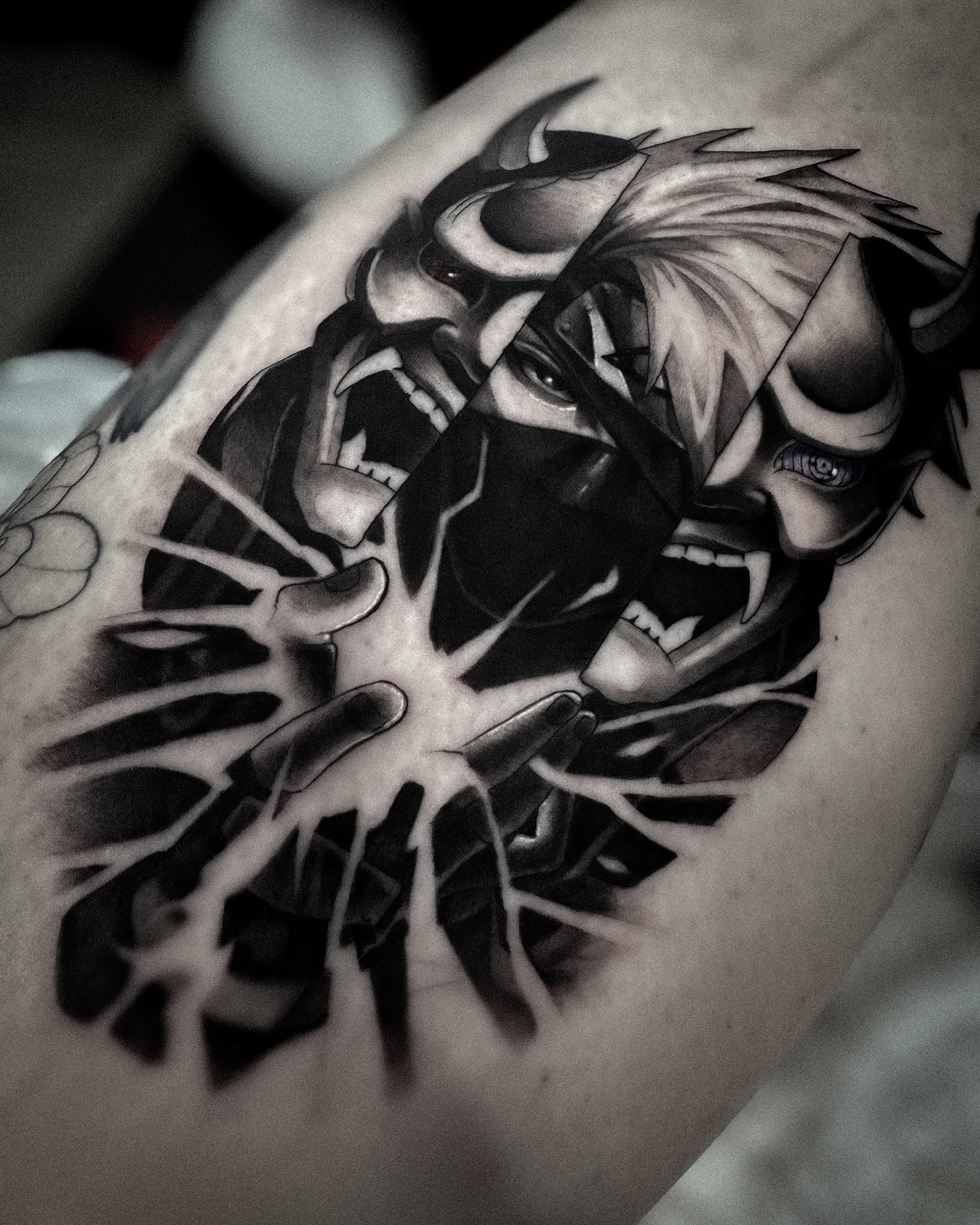 Kakashi 🫸🤛
.⁣
.⁣
.⁣
.⁣
.⁣
#animetattoo #animetattooartist #animetattoos #animetattoosink #anim&eacute;tattoo #blackwork #blackworktattoo #chainsawman #gamertattoo #geektattoo #ink #inked #lineworktattoo #manga #mangatattoo #mangatattoos #naruto