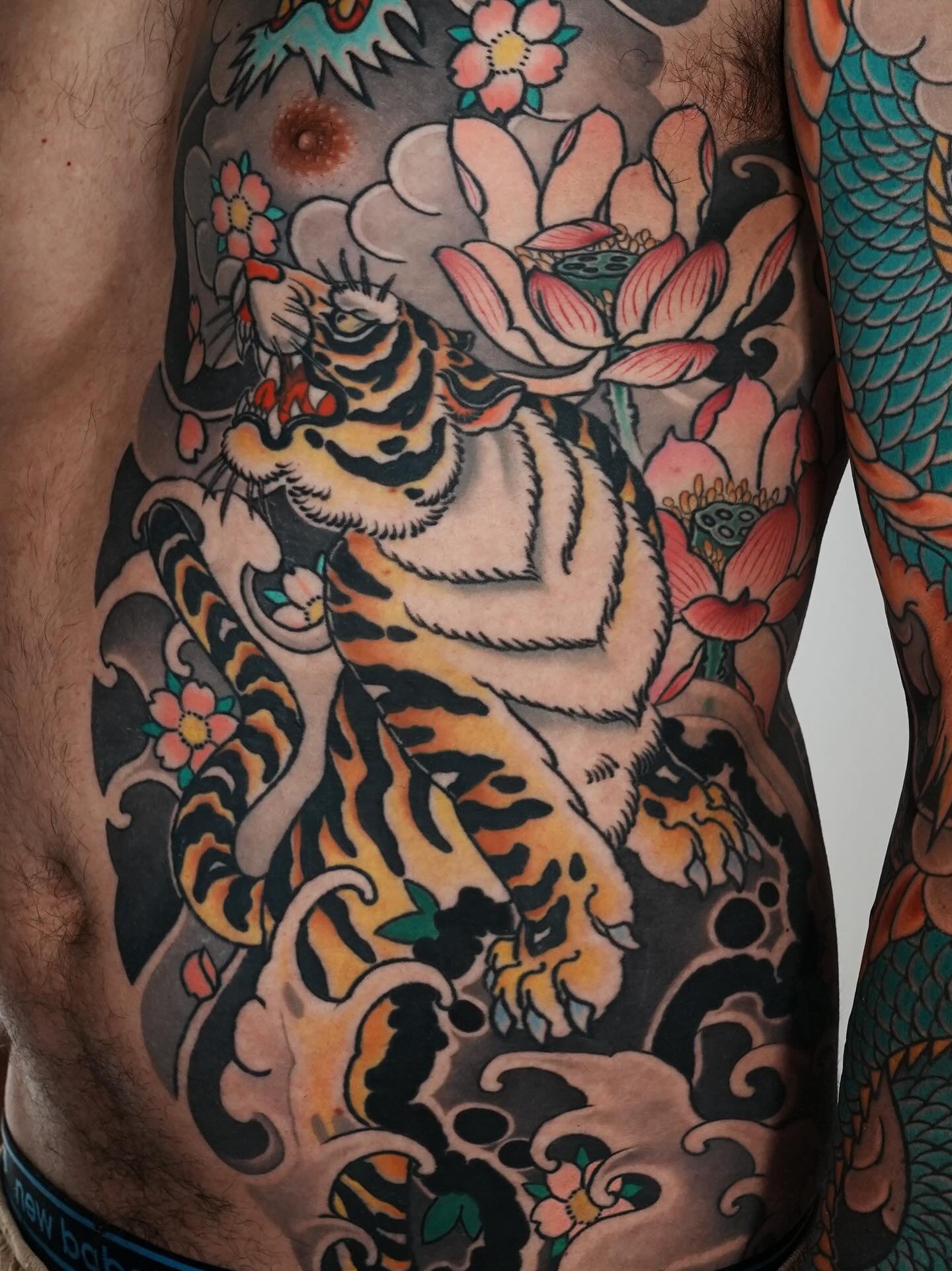 .
Thank you Peter🌸

#jejeink #japanesetattoo #irezumi #brisbanetattoo #japanesetattoobrisbane #bodysuittattoo