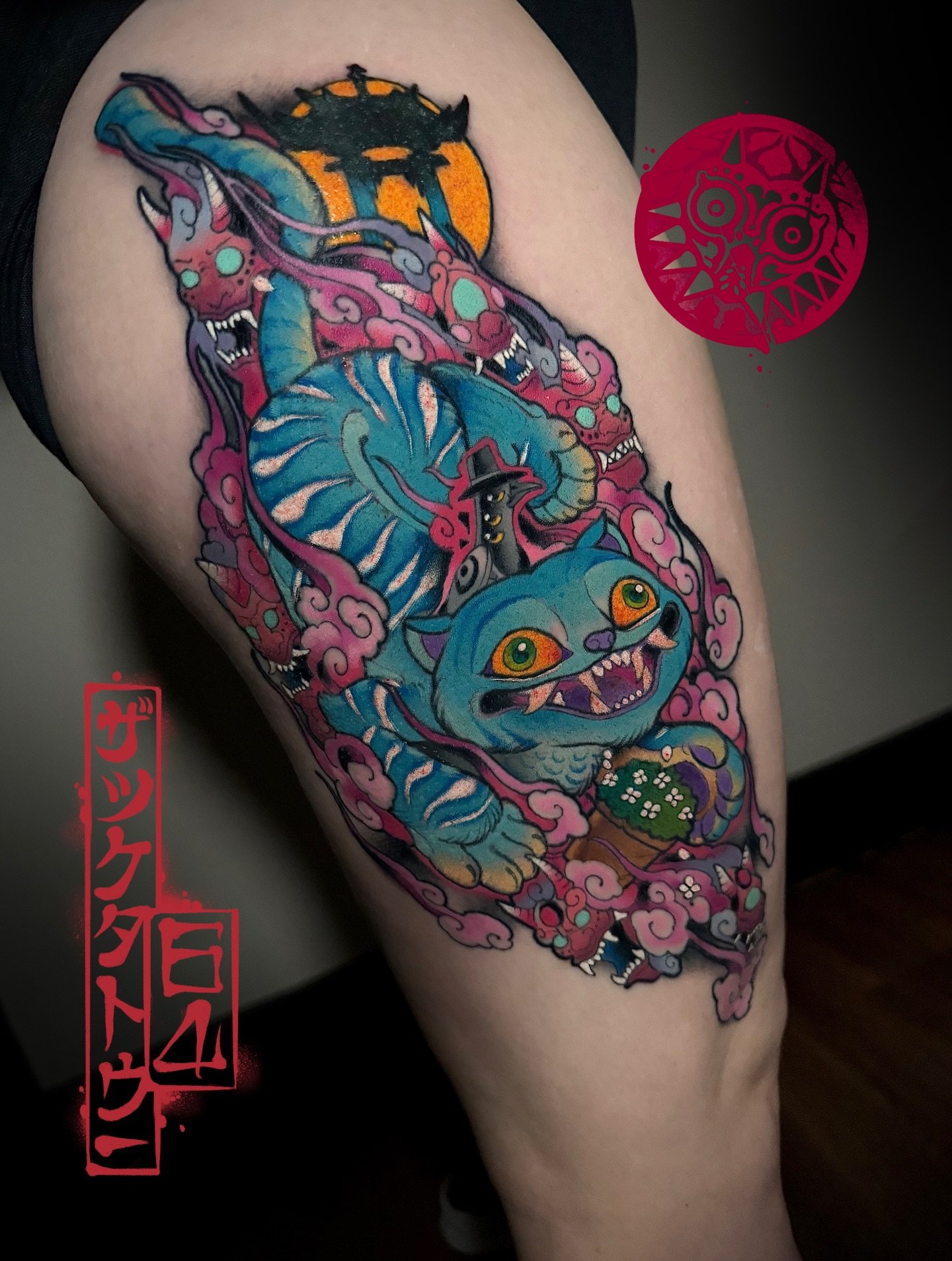 🐯 Derpy 🐯 
Big ol&rsquo; Kpop Demon Hunters piece for my epic client CJ! The linework and all background colours are healed, just the colour in derpy and a few other spots are fresh. Thanks so much for looking! 
Done @savepoint_tattoo 💥 
.
.
.
.
#