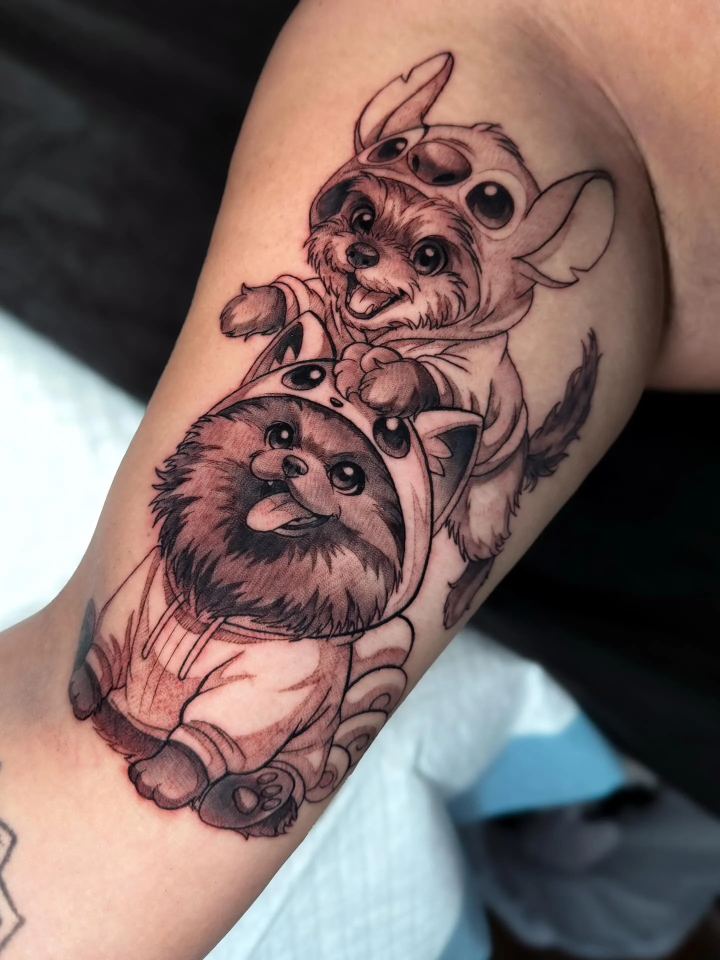 Pet friends for Nadine, thank you ❤️ 

#pettattoo #animetattoo #vulpix #stitch #cartoontattoo #pet #dogtattoo