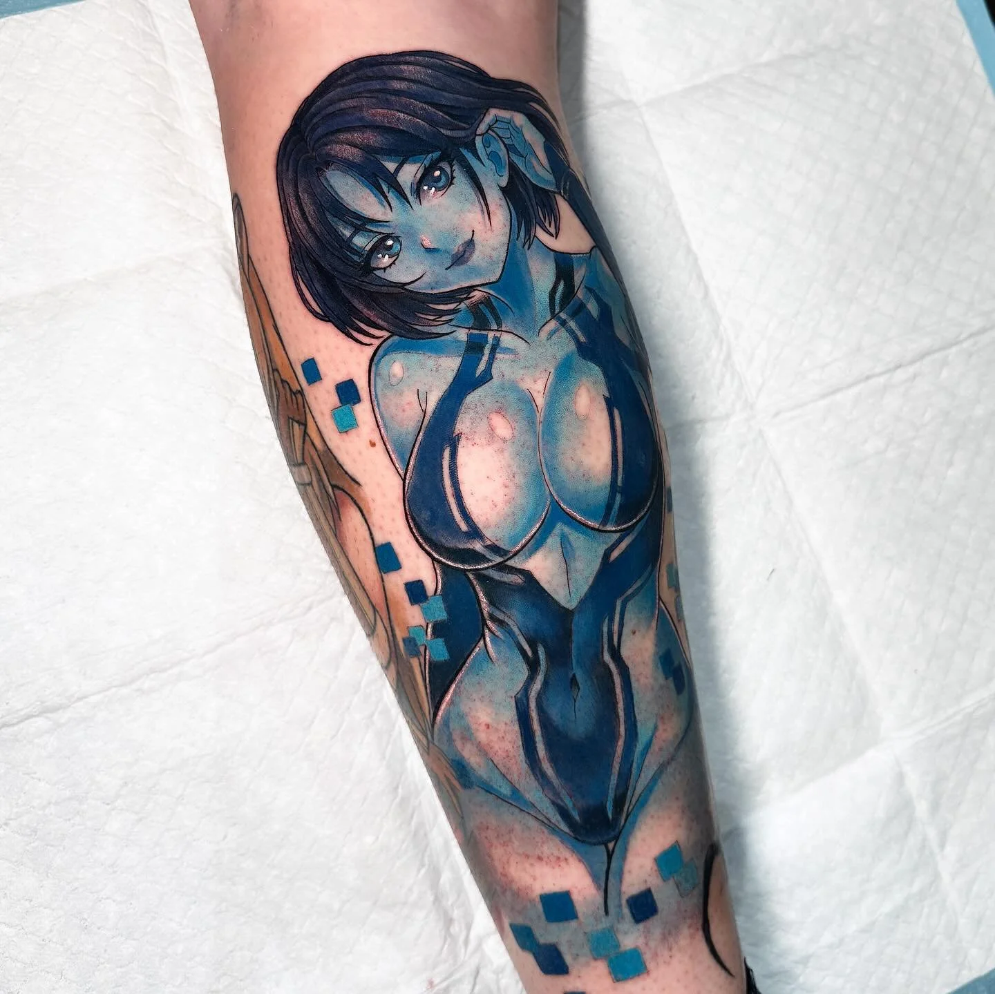 Cortana- your ai waifu. For Harley, thank you! 💙🩵

#cortanahalo #cortanatattoo #halotattoo #gamingtattoo #videogametatts