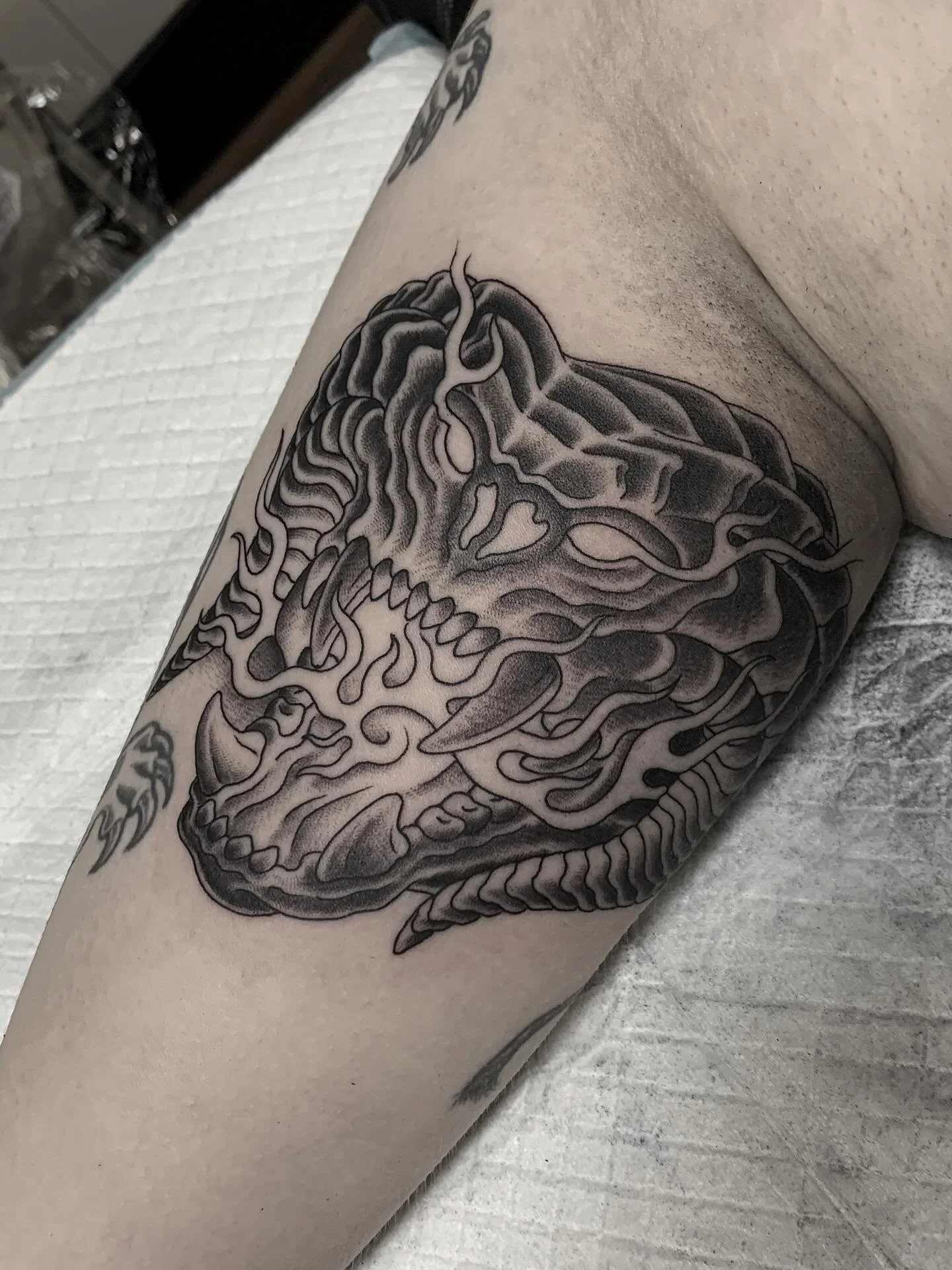 🔥BALROG🔥 thanks for sittin&rsquo; tough @rio_tattooz 
@savepoint_tattoo 
#lotr #lordoftherings #balrog #fantasy #fantasyart