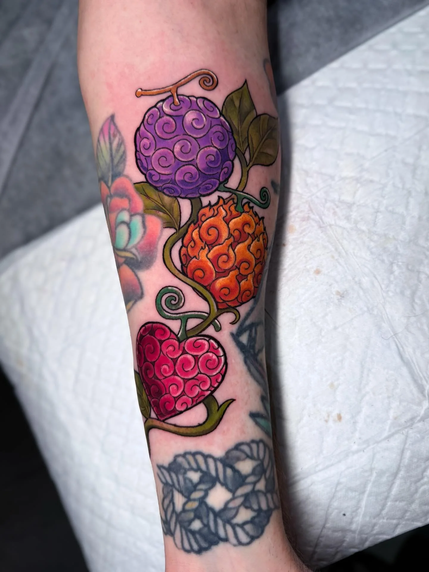 Devil fruit gap filler, thanks Andy! 🍓

#devilfruit #devilfruittattoo #onepiece #onepiecetattoo