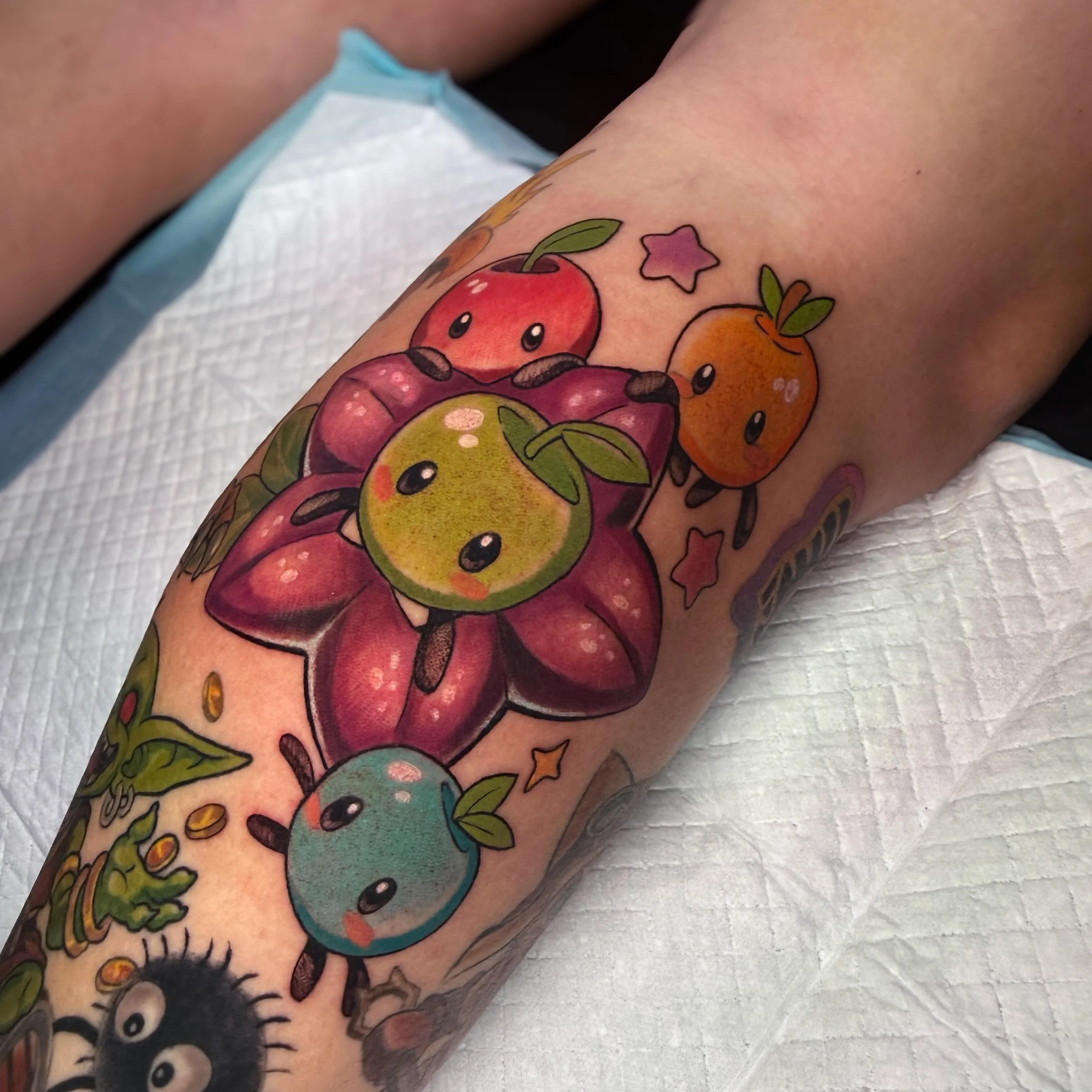 Stardew valley and a jinx butterfly for Caitlin&rsquo;s pop culture leg sleeve ❤️

#stardewvalley #stardewvalleytattoo #popculturetattoo #jinxbutterfly #jinxbutterflytattoo
