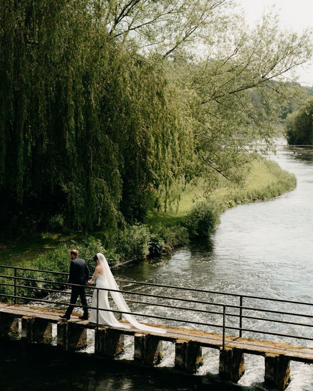 Hello!! Apologies for the radio silence on posts - we&rsquo;ve had a busy few weeks getting back into wedding season! Here&rsquo;s some photos from J&amp;R&rsquo;s gorgeous May wedding at @themayflypub just outside of Winchester. Lots more to come! ?