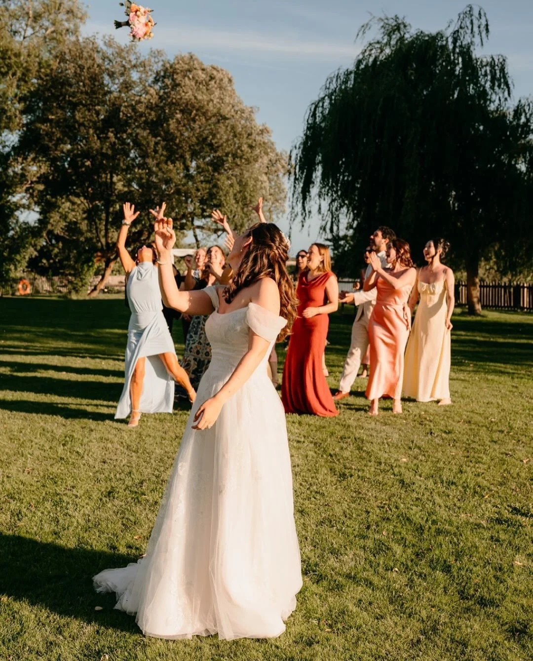 A moment for this bouquet toss 💐