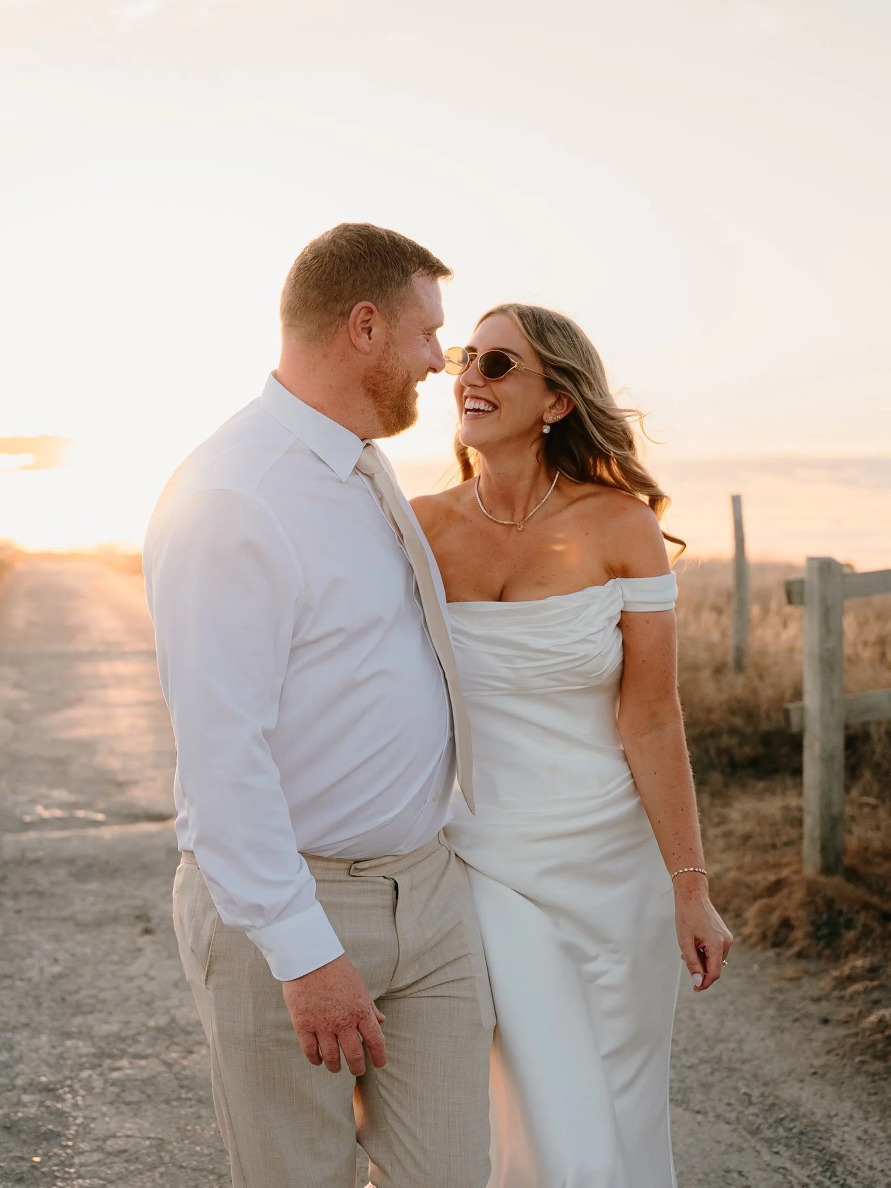 A little golden hour picture to remind everyone that we all had the sunniest of summers and so it&rsquo;s okay for it to rain a little bit 🤏 

We have soooo many photos from S&amp;D to share but this one was a total fave, the end of their epic day b