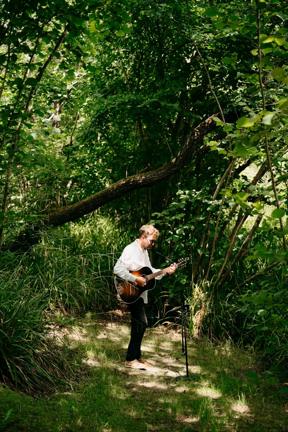Leigh Coleman live music at a wedding in Dorset