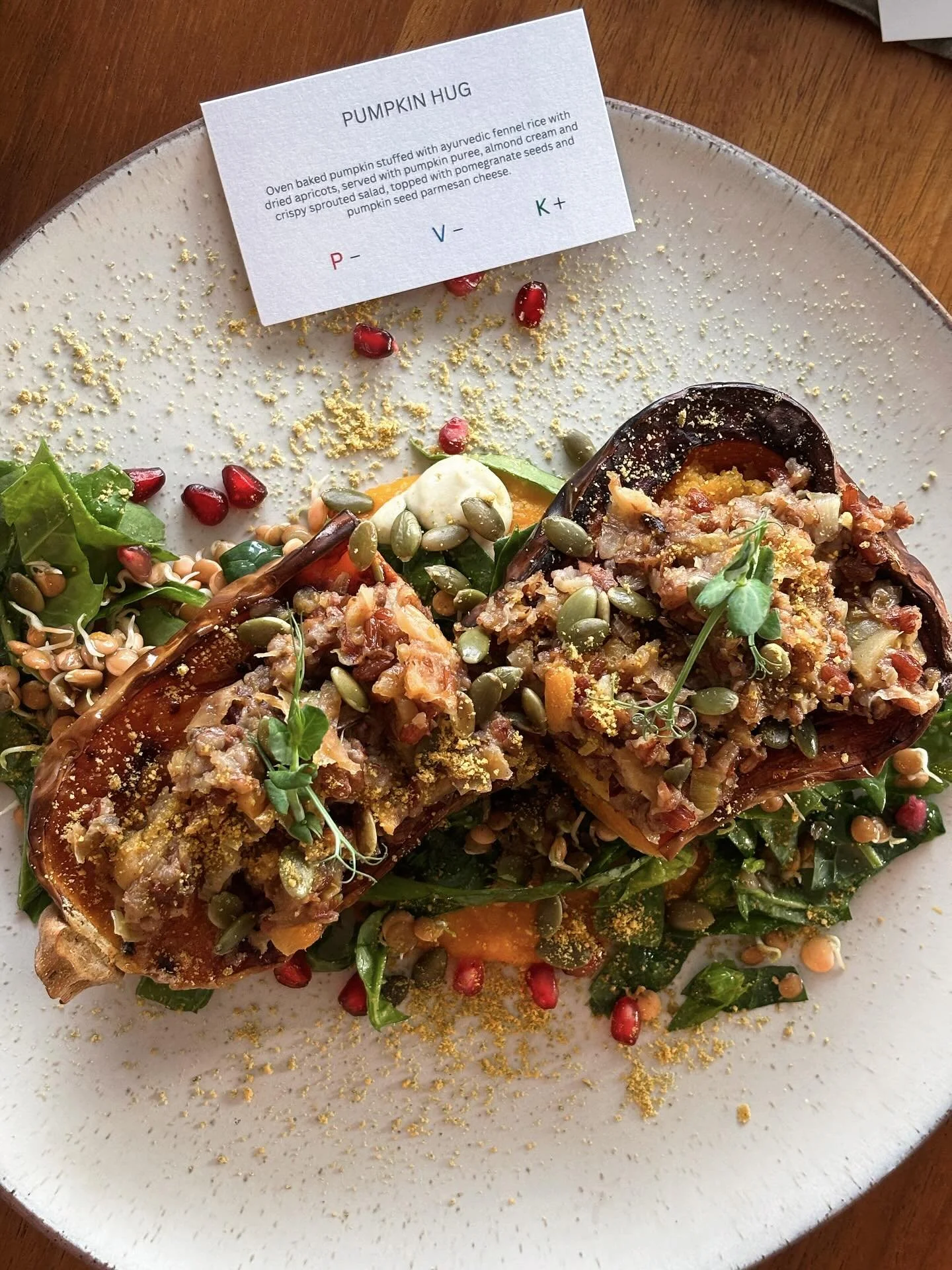 Memories of what _Nourish to Thrive_ was, at @newearth.cafe 🥰

Some of the beautiful things we explored together:

🧘🏻&zwj;♀️ Mindfulness &amp; Meditation applied to Nutrition

🌿 Emotional Eating Regulation

✨ Understanding Ayurvedic Doshas

🧠 No