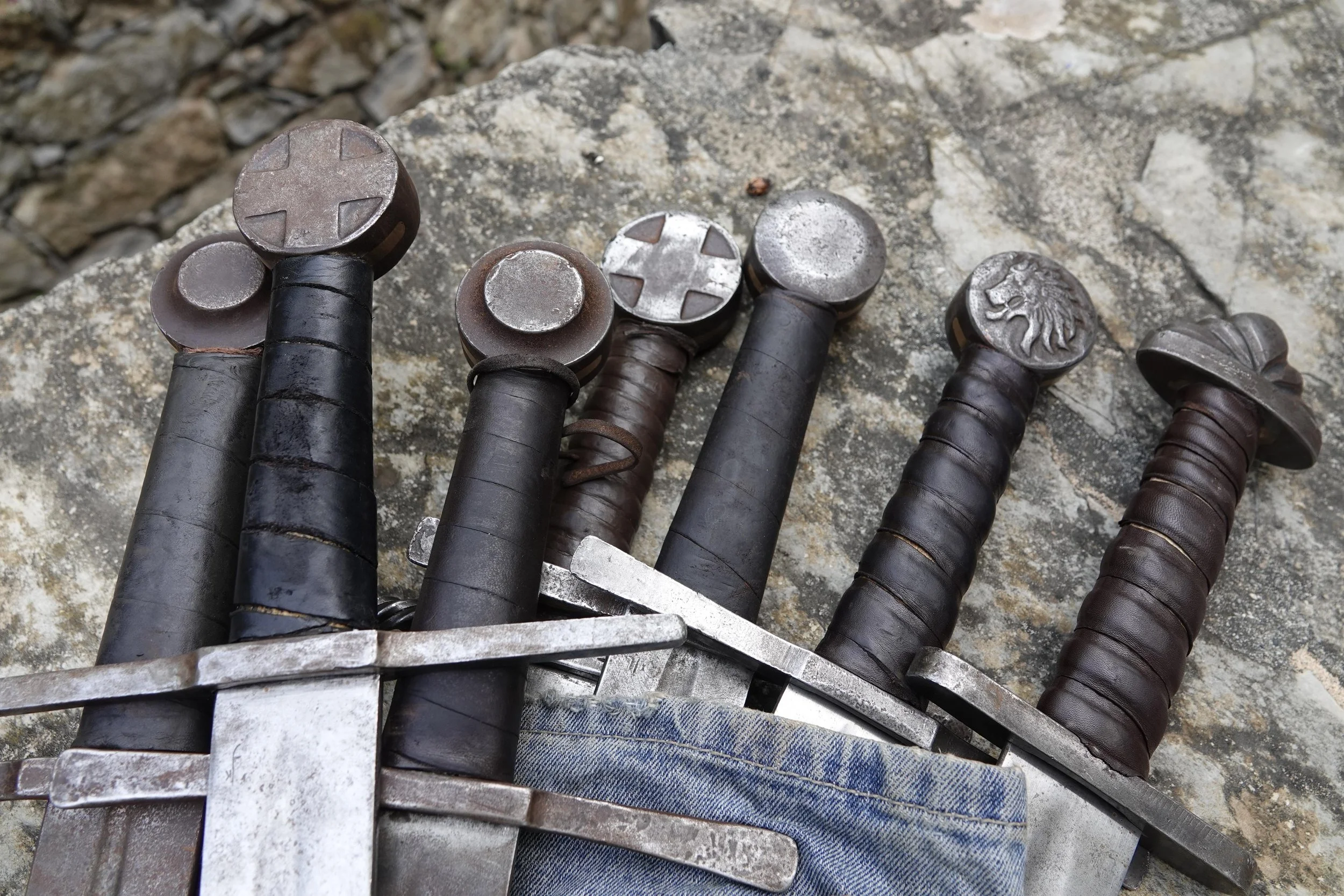 joelfazhari-swords-6976024.jpg