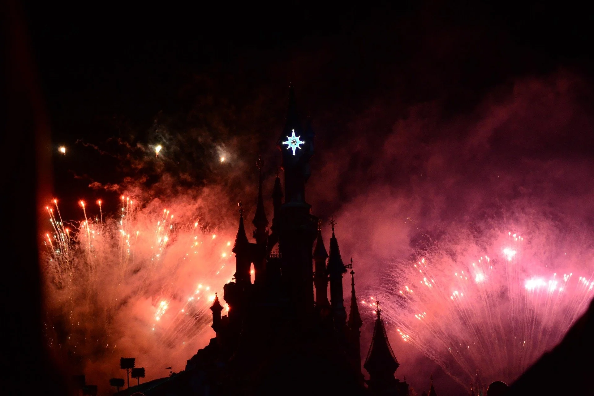 cordulaaa-disney-2233636_1920.jpg