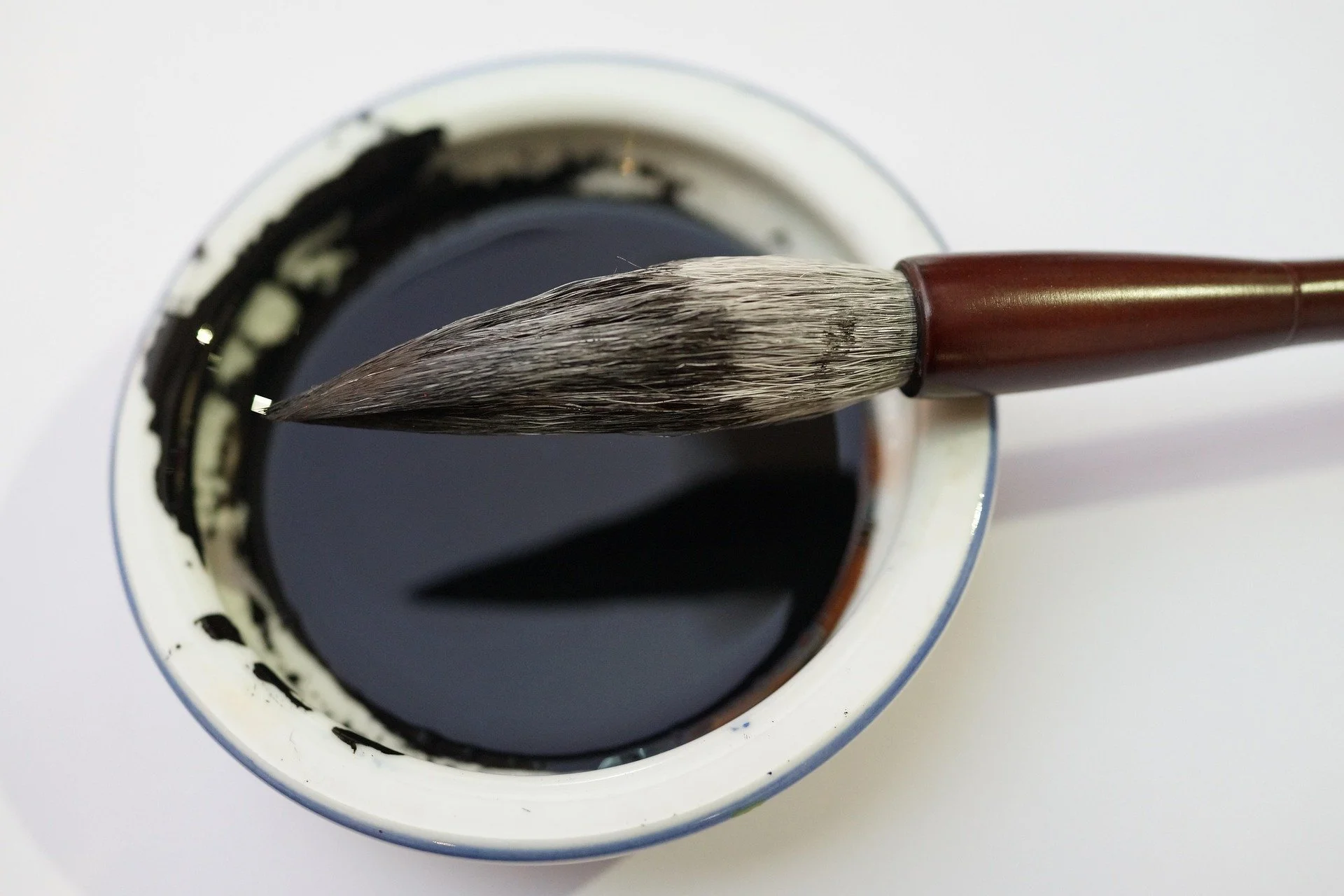 spencerwing-calligraphy-brush-2884392_1920.jpg