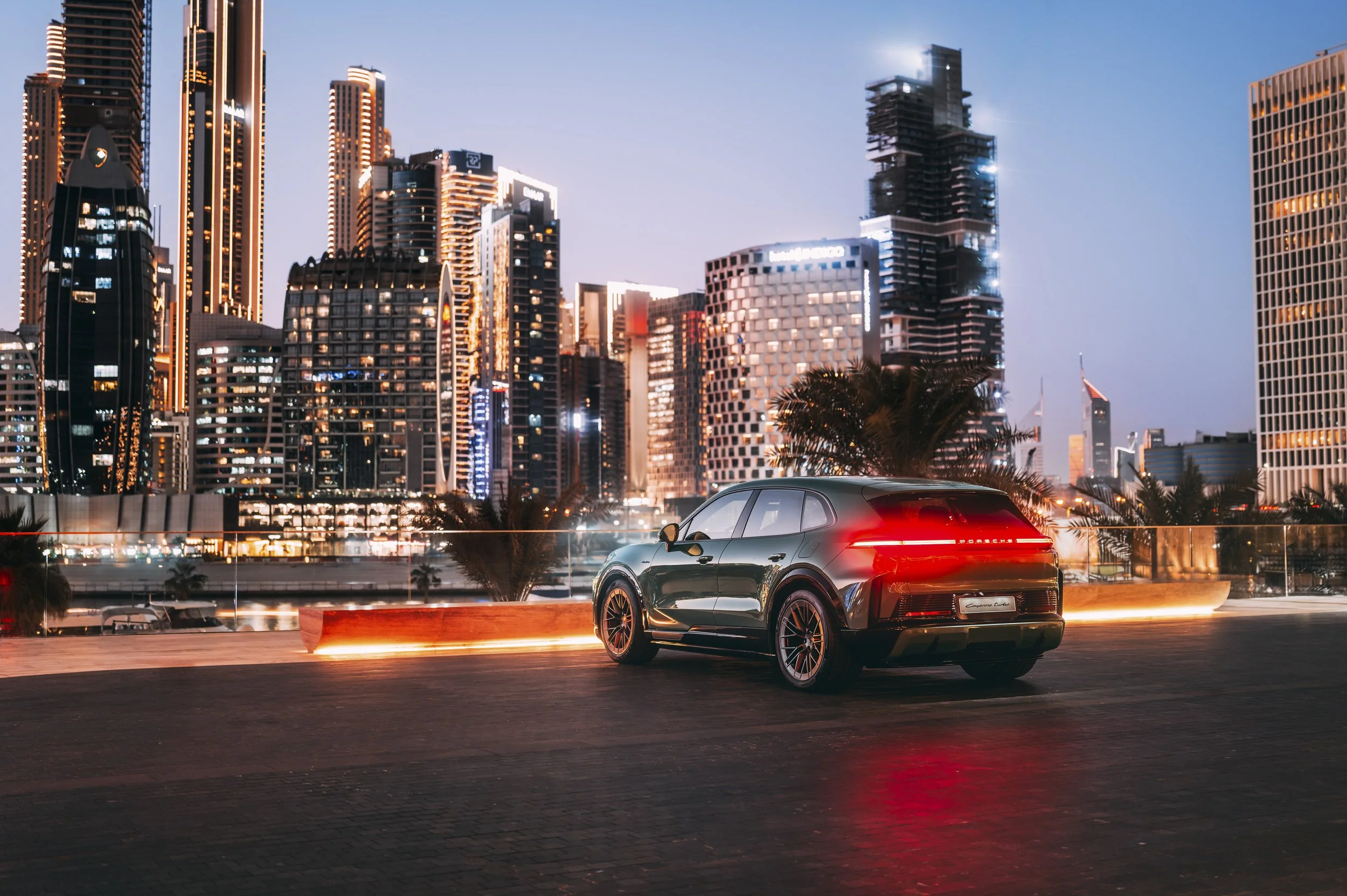 PORSCHE_CAYENNE_DUBAI_STEPHAN_BAUER -15.jpg