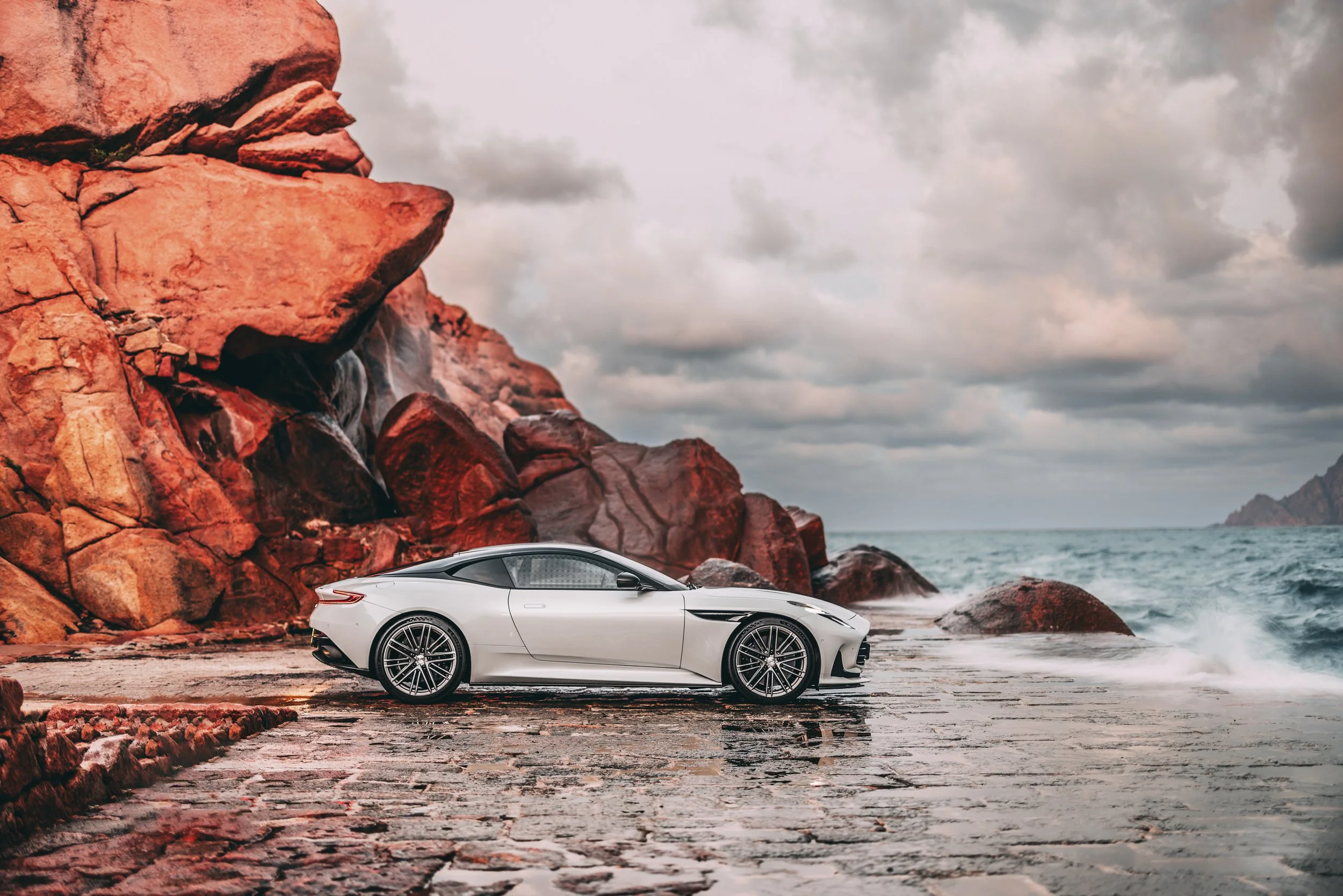 WEBSITE_STEPHAN_BAUER_PORTFOLIO_ASTON_MARTIN_CORSICA--145.jpg