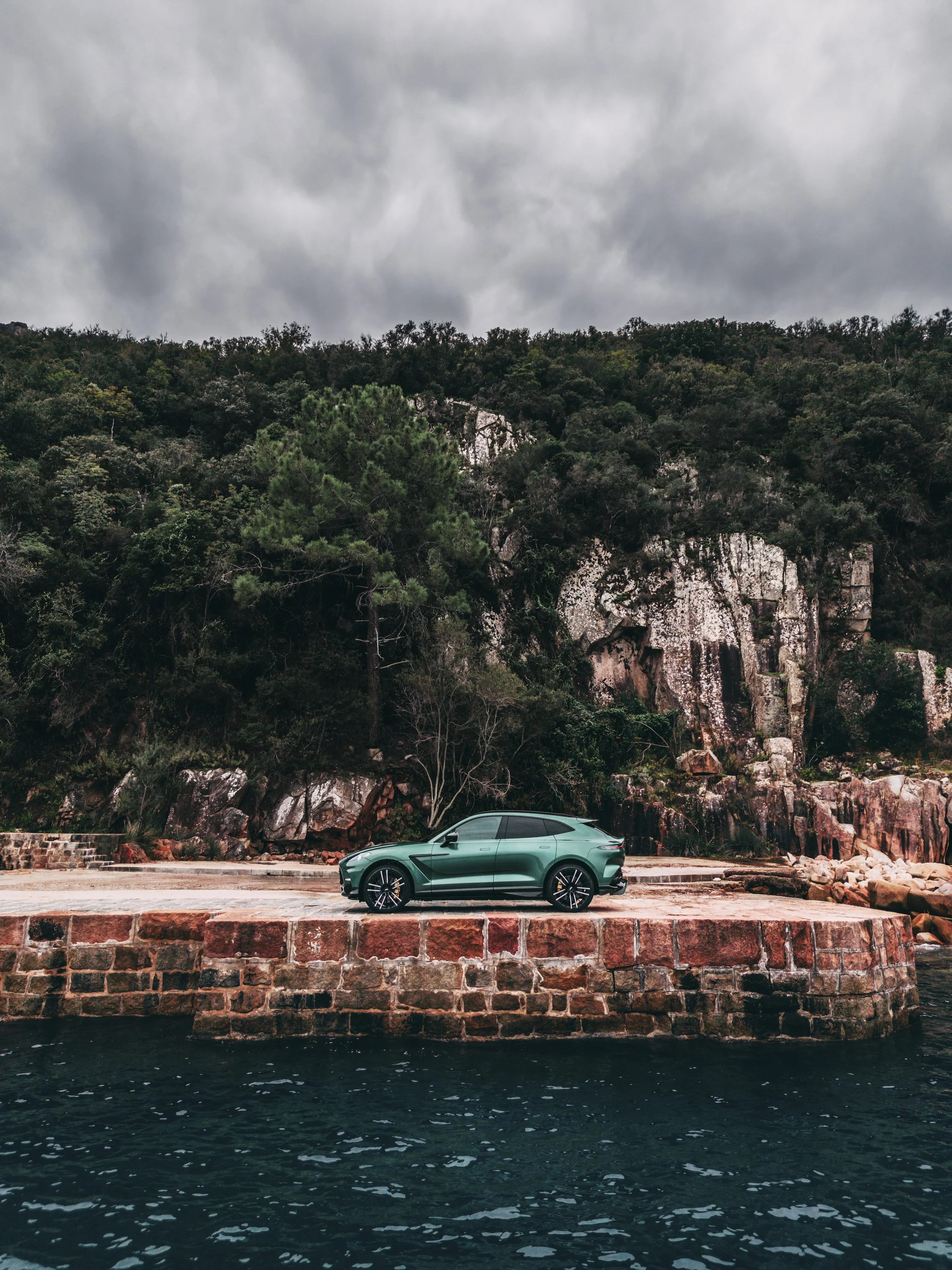 WEBSITE_STEPHAN_BAUER_PORTFOLIO_ASTON_MARTIN_CORSICA--119.jpg